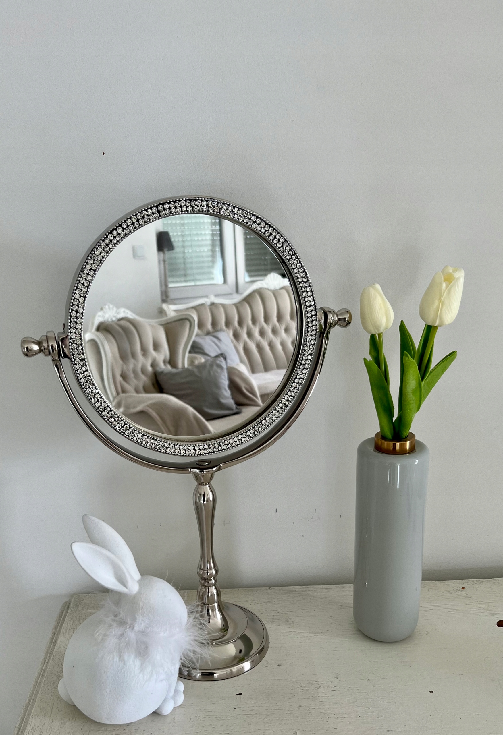 LUSTERKO STOJĄCE METALOWE GLAMOUR LUSTERKO DEKORACYJNE Kolor dominujący odcienie szarości i srebra