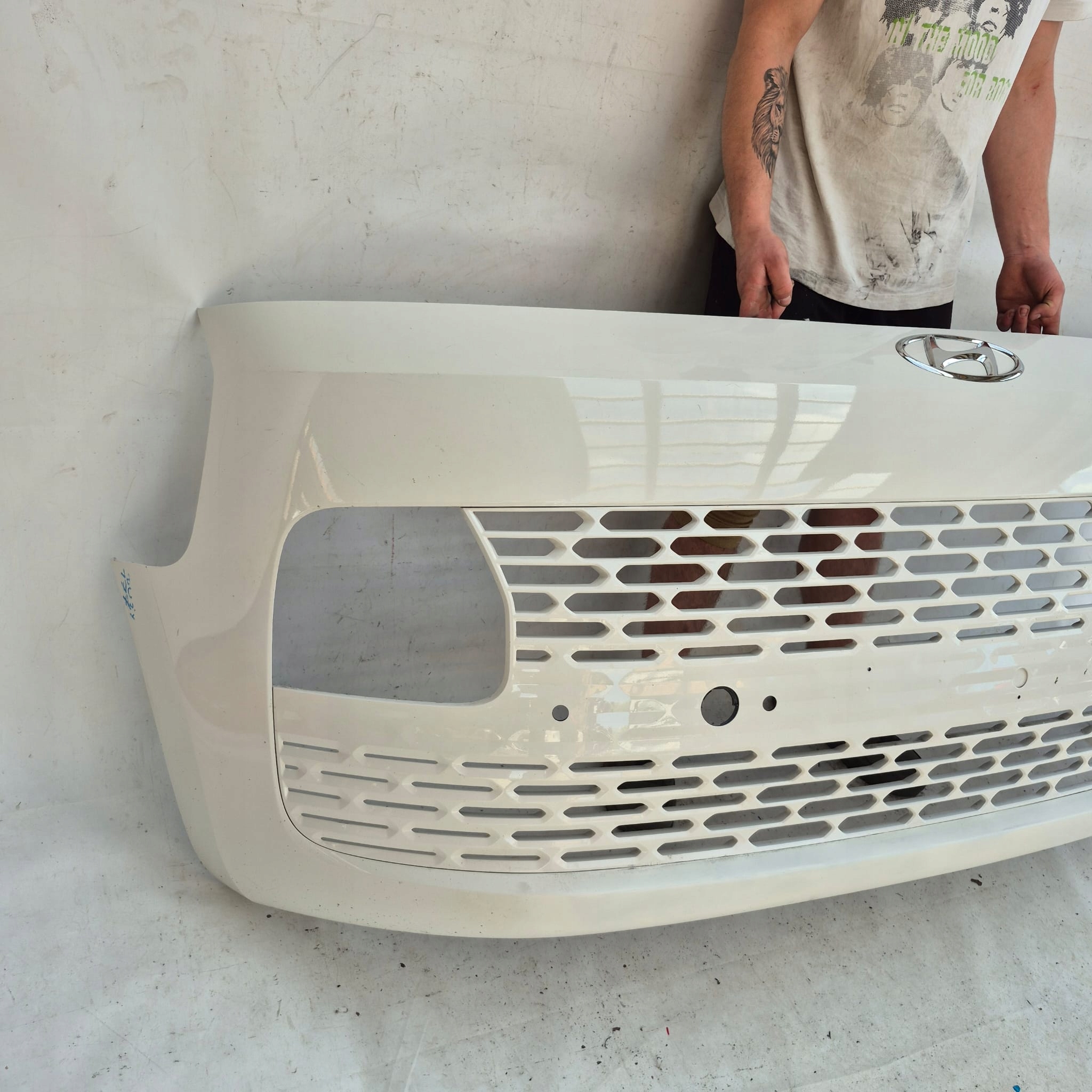 HYUNDAI STARIA 21-> bumper front front PDC 86511-CG000