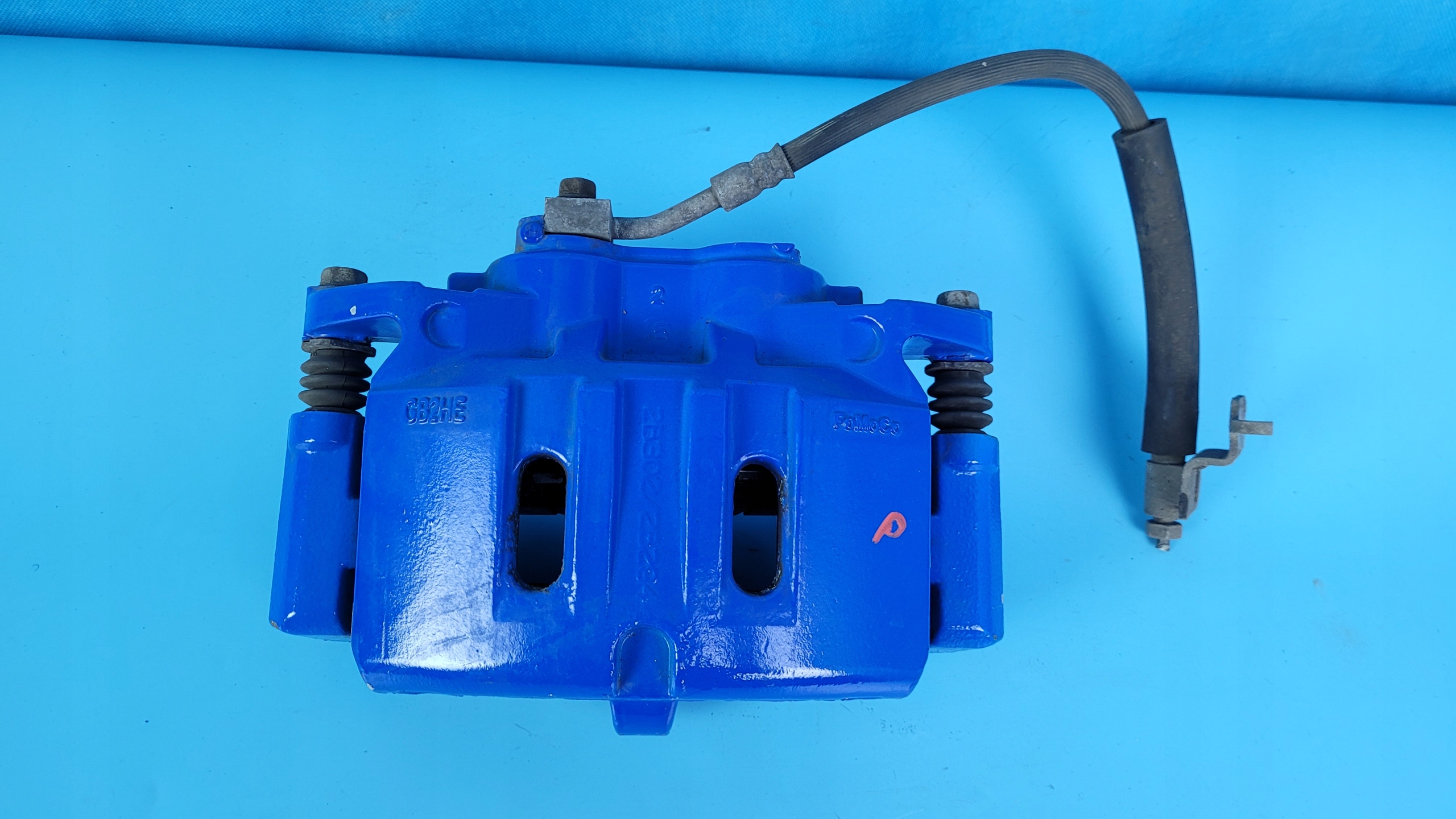 GB2HE 2B302/2B294 - FORD Mustang VI 16R гальмівний супорт передній правий