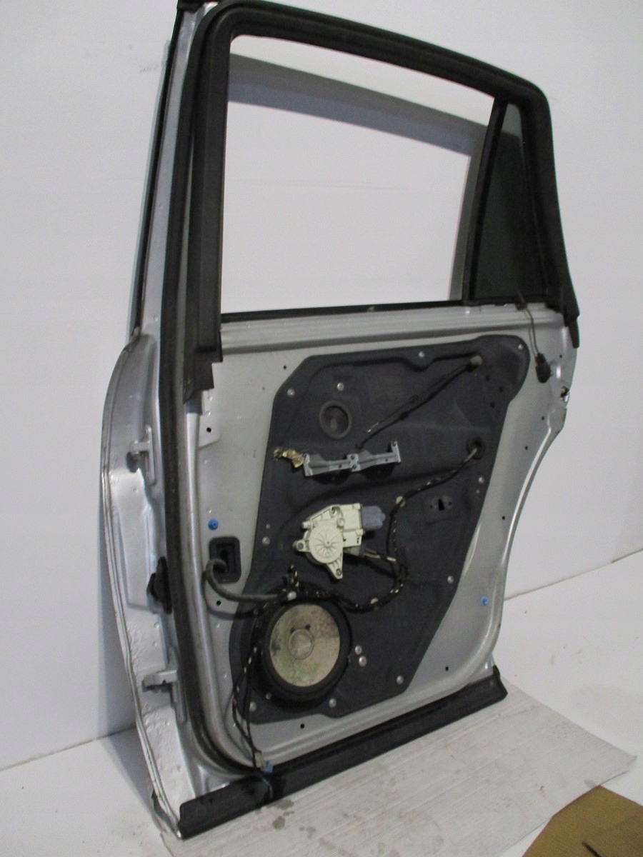 door right rear. MERCEDES R KLASA 251