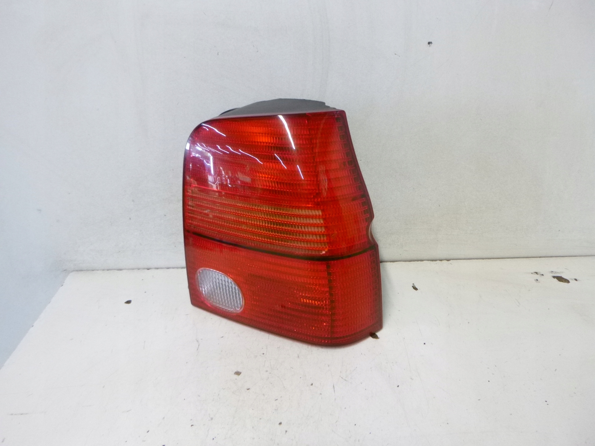 LICHT HINTEN VOLKSWAGEN LUPO 1999R.