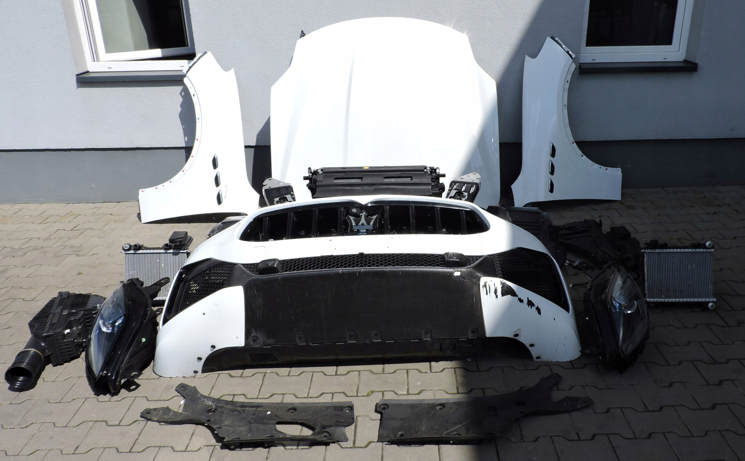 PRZÓD KOMPLETNY MASERATI GRECALE BIAŁY TROFEO 3.0