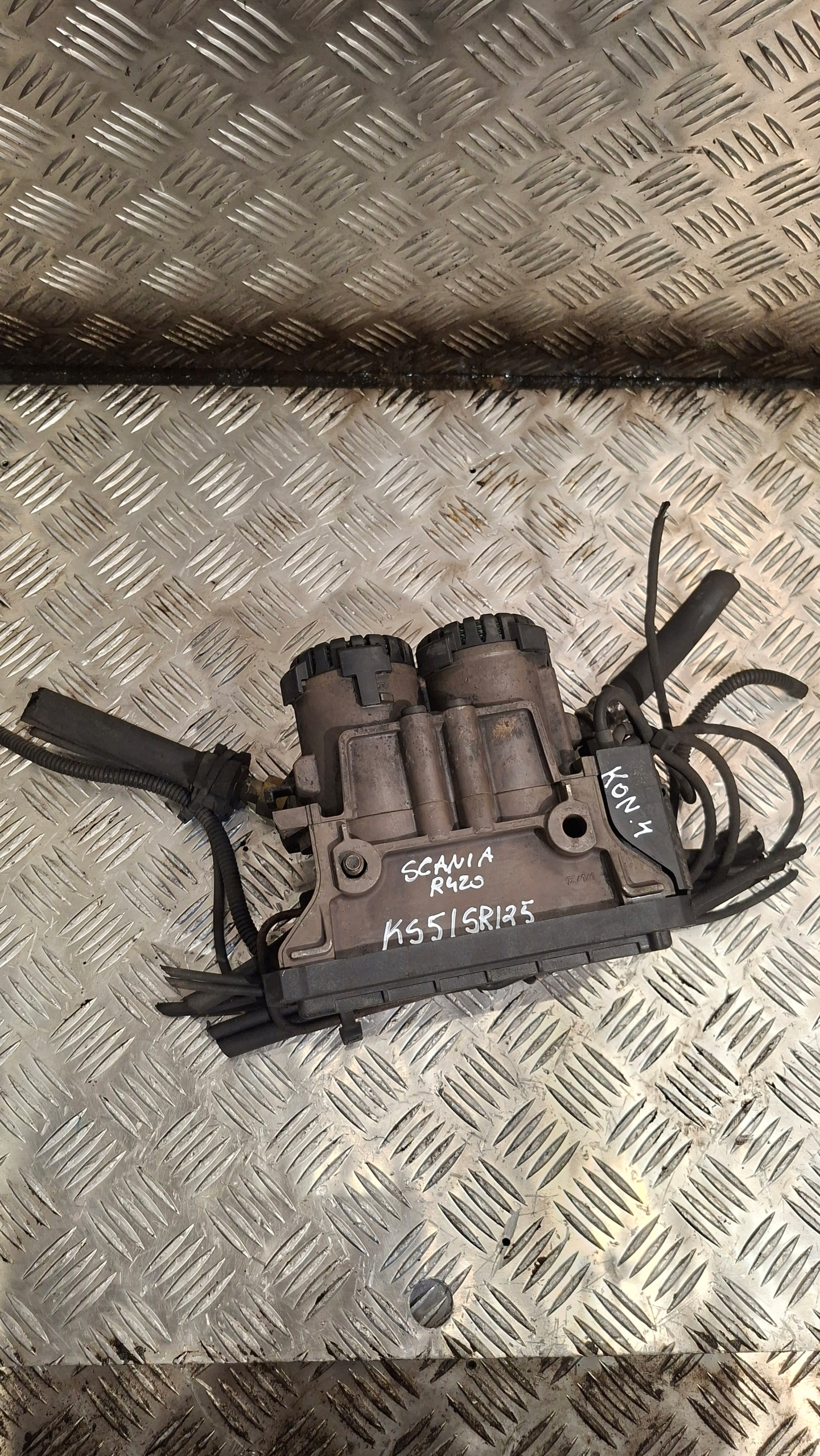 Zawór Modulator EBS Hamulcowy Scania R 1879280