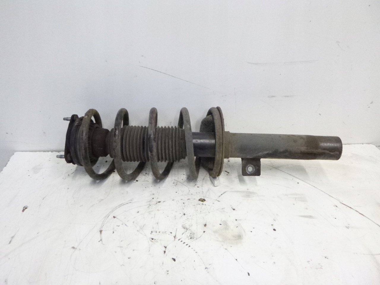 tlumič předek Ford Transit Connect MK1 a 1.8D