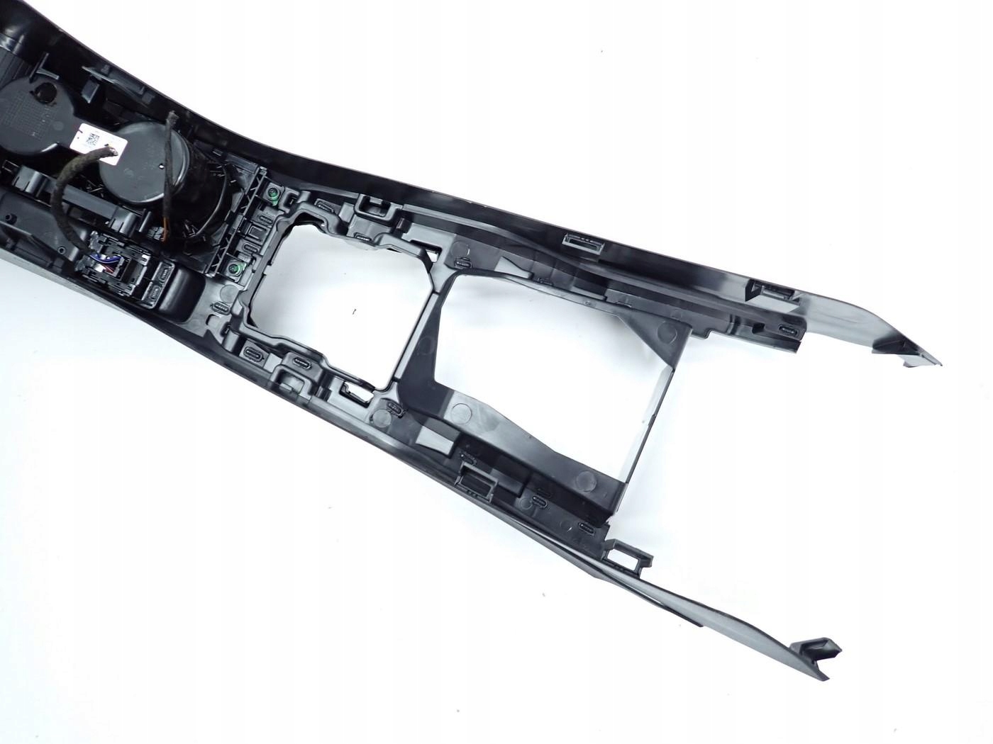 тунель подлокотник usb европа SKODA OCTAVIA IV 5E3 21R