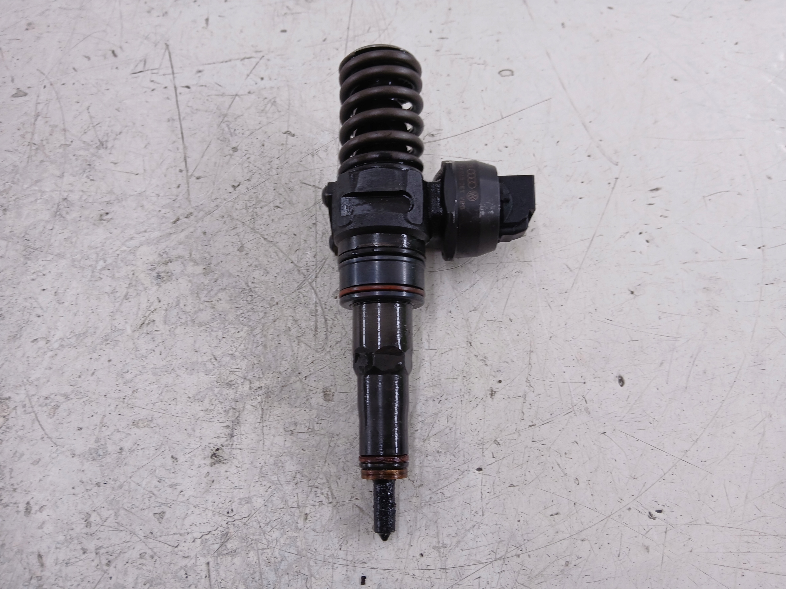 VW GOLF IV 1.9 TDI Einspritzdüse 038130073AQ