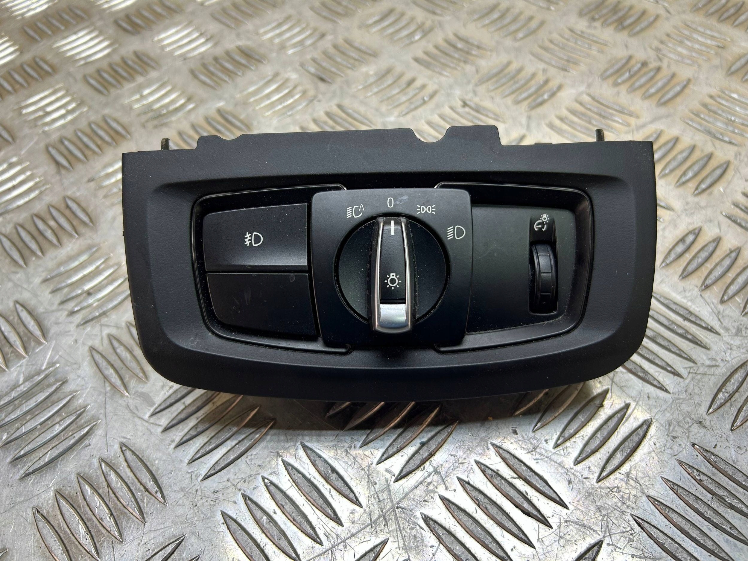 light switch BMW X5 F15 2015 9311721