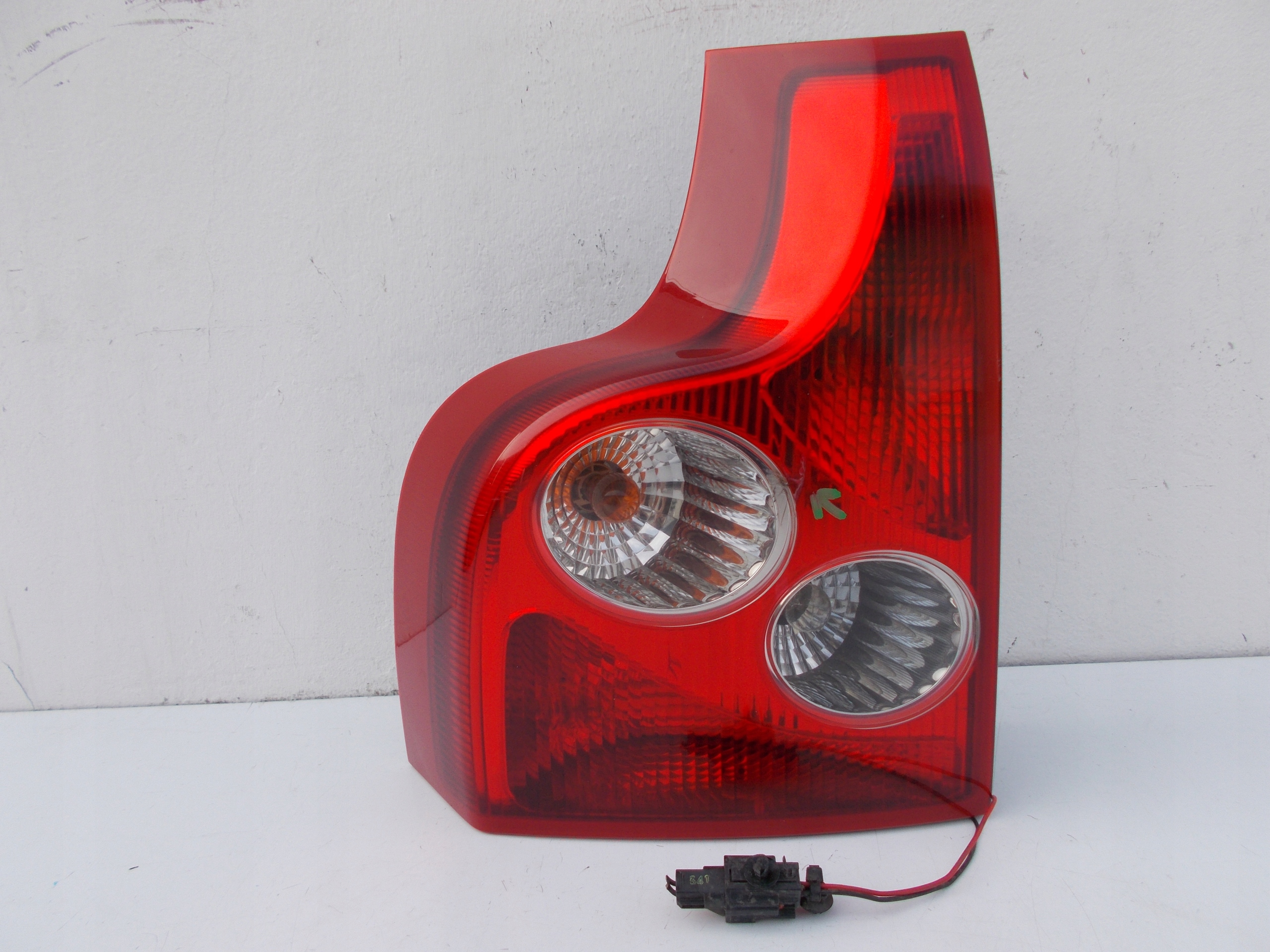 LAMPA TYŁ TYLNA VOLVO XC90 XC-90 XC 2002 - 2006 EUROPA LEWA Strona zabudowy lewa