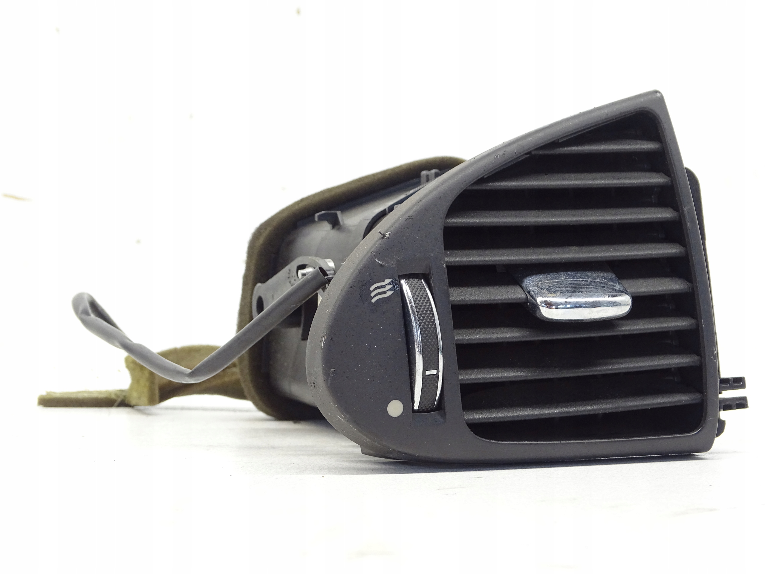 grid air conditioning devices left front left front JAGUAR XJ X350 2W937801814A