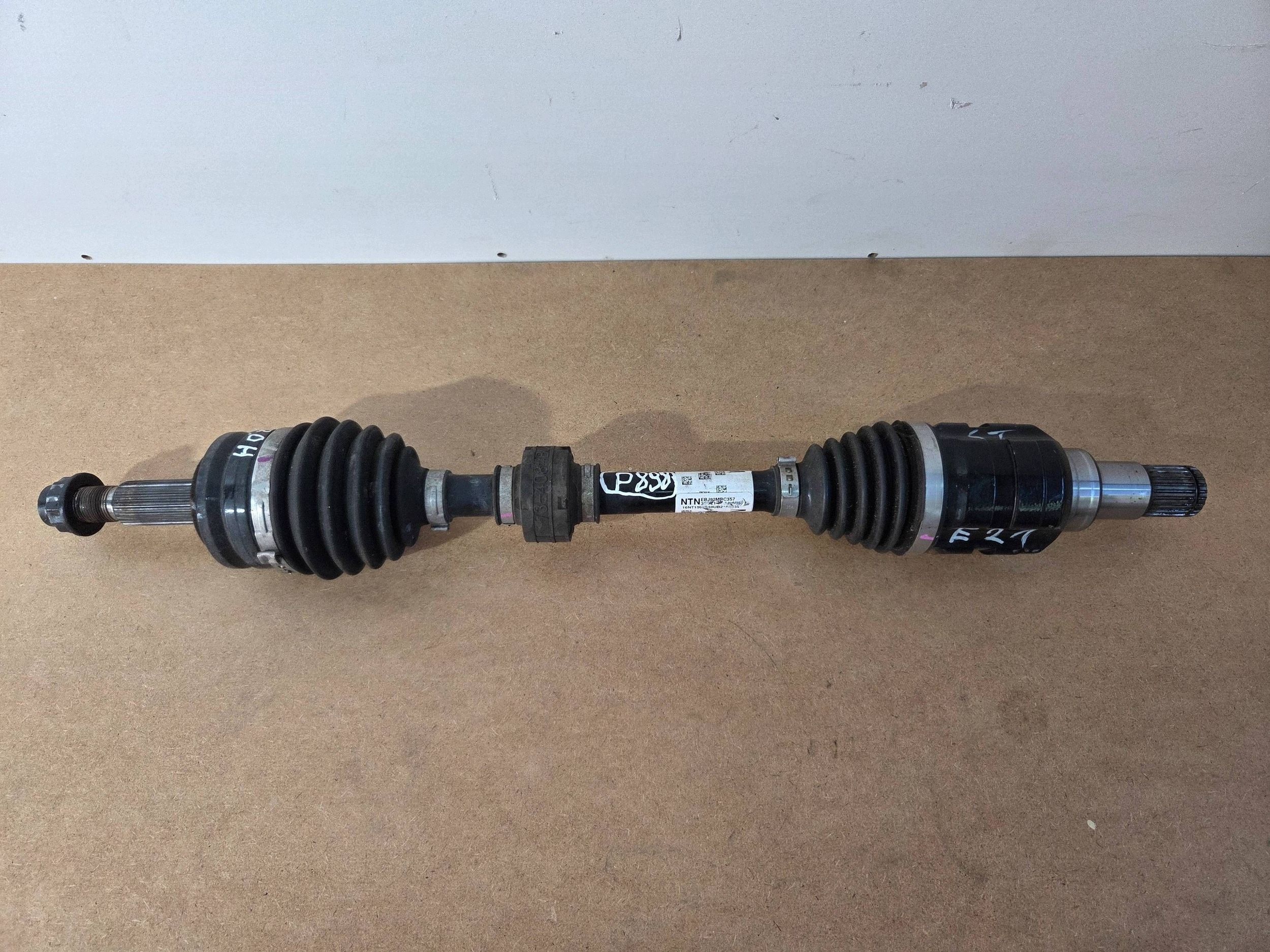 Toyota Corolla E21 2,0 Hybrid 2019-2022r semi-axis front left EBJ92MBC357