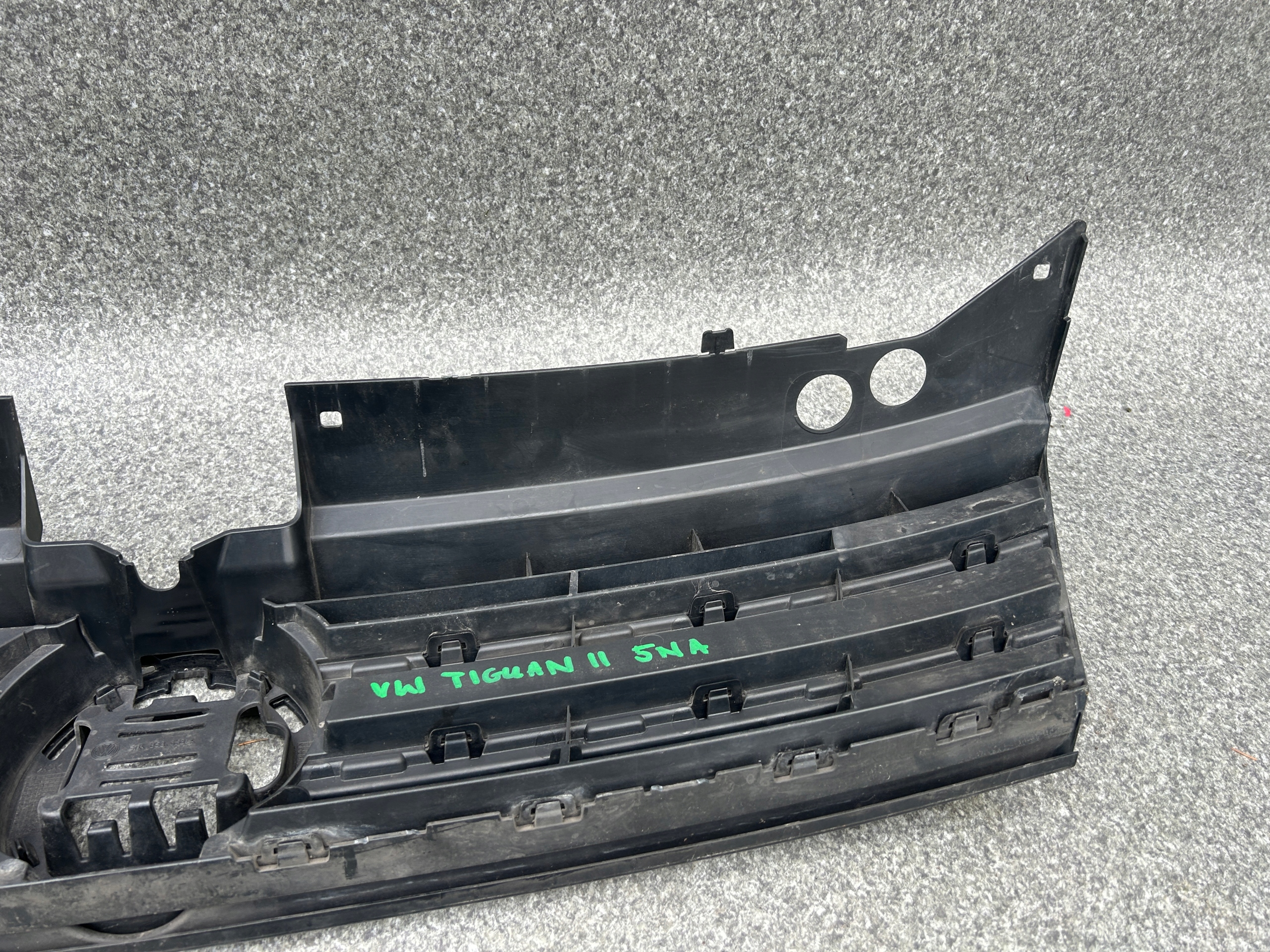 VW Tiguan Kühlergrill FRONTGRILL Kühlergitter 5NA853653A - Thumbnail 6