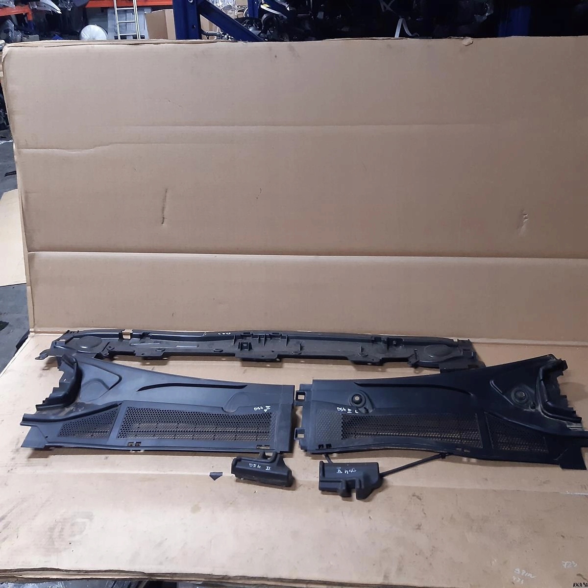 DS4 II Crossback Podszybie Lewe Prawe Kompletne