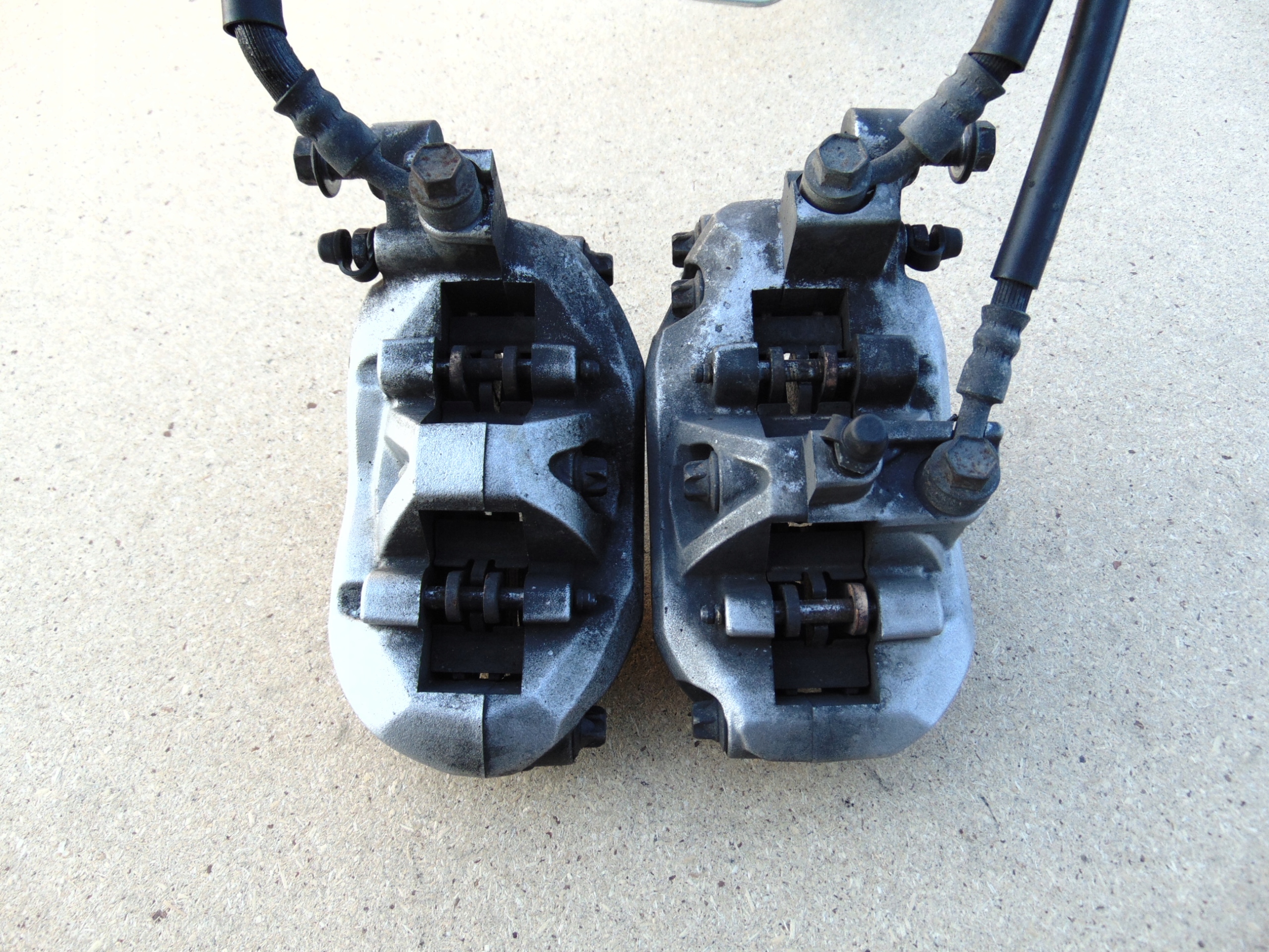 YAMAHA FJR 1300 06-12 ZACISKI HAMULCOWE PRZÓD