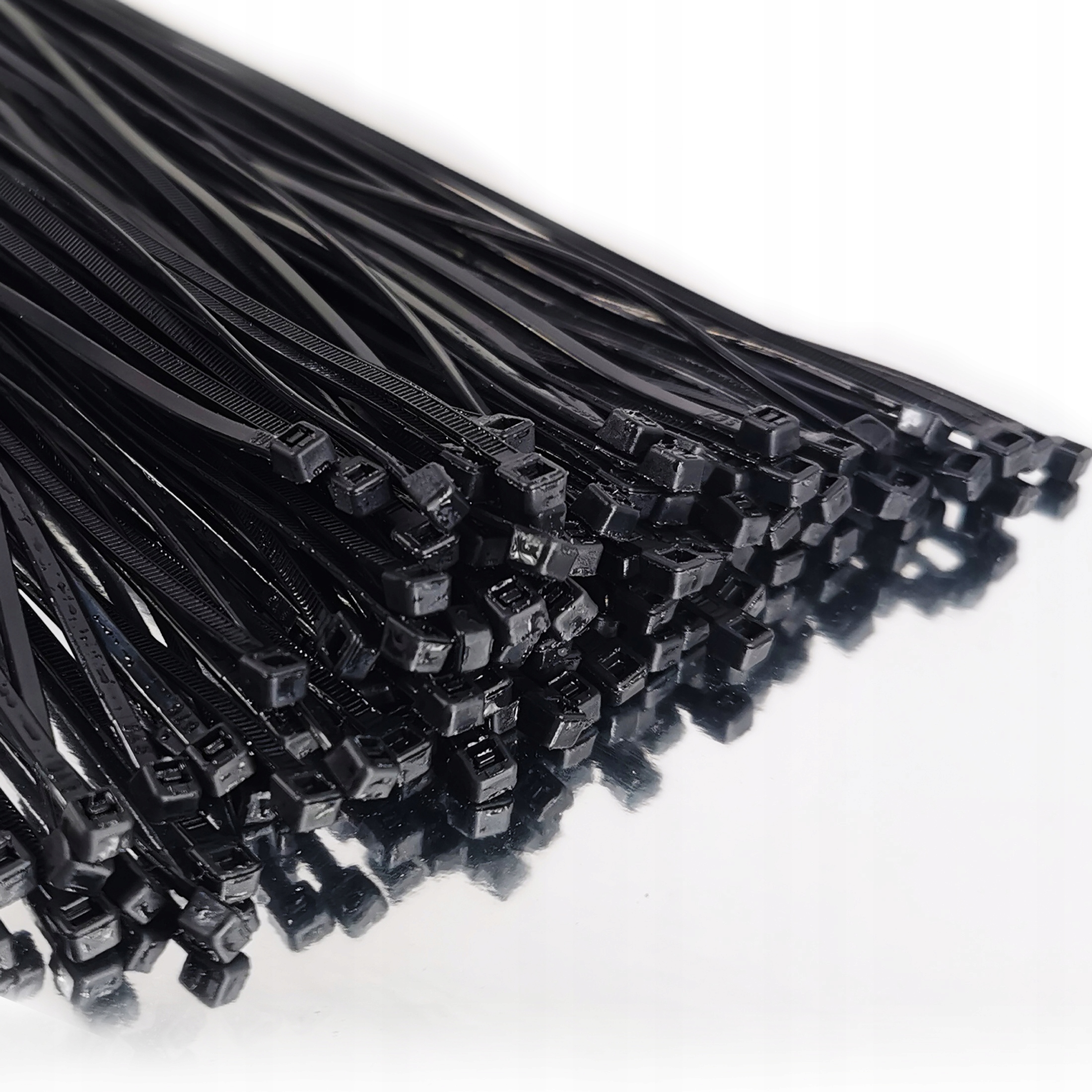 BARDZO MOCNE OPASKI ZACISKOWE QBA TRYTYTKI 3,5x370mm 100 SZT. ODPORNE BLACK Materiał nylon