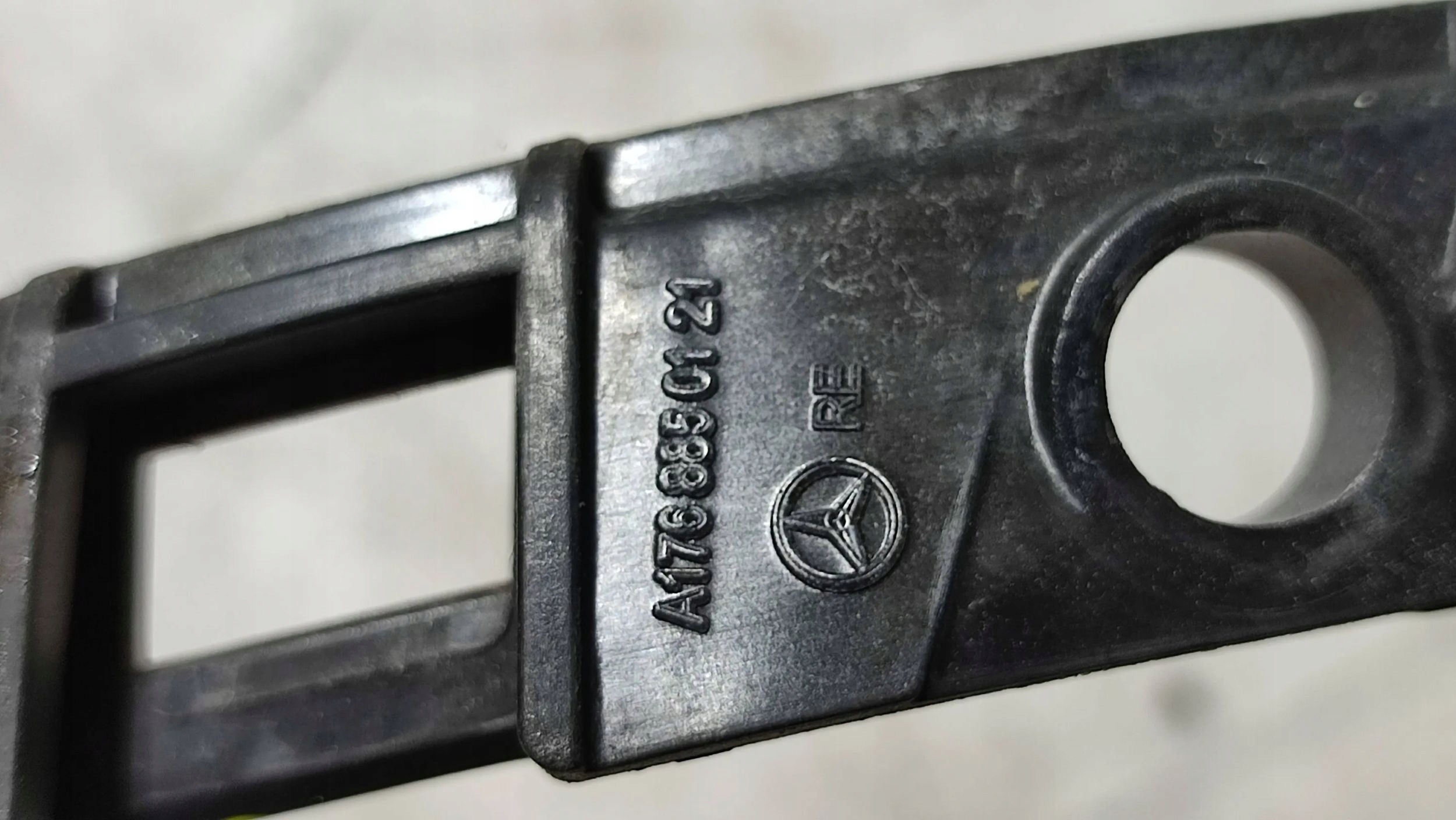Mercedes-Benz A W176 2017 rear part side right bumper bracket