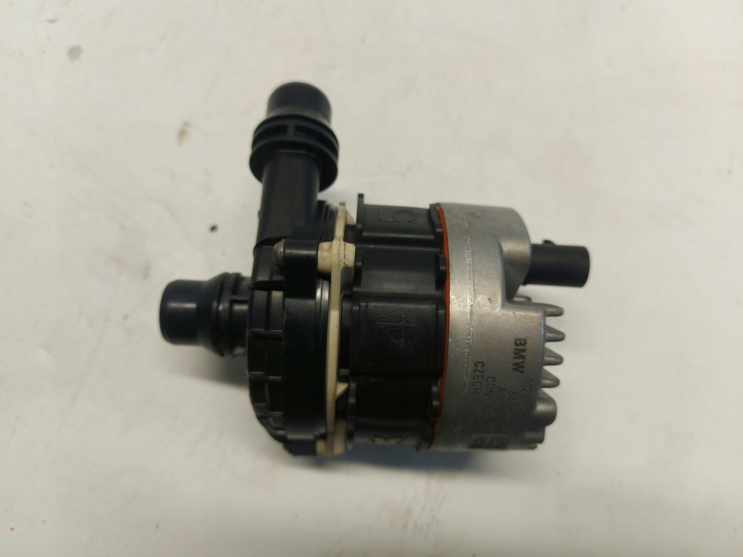 BMW G20 330e supplementary water pump 8686899