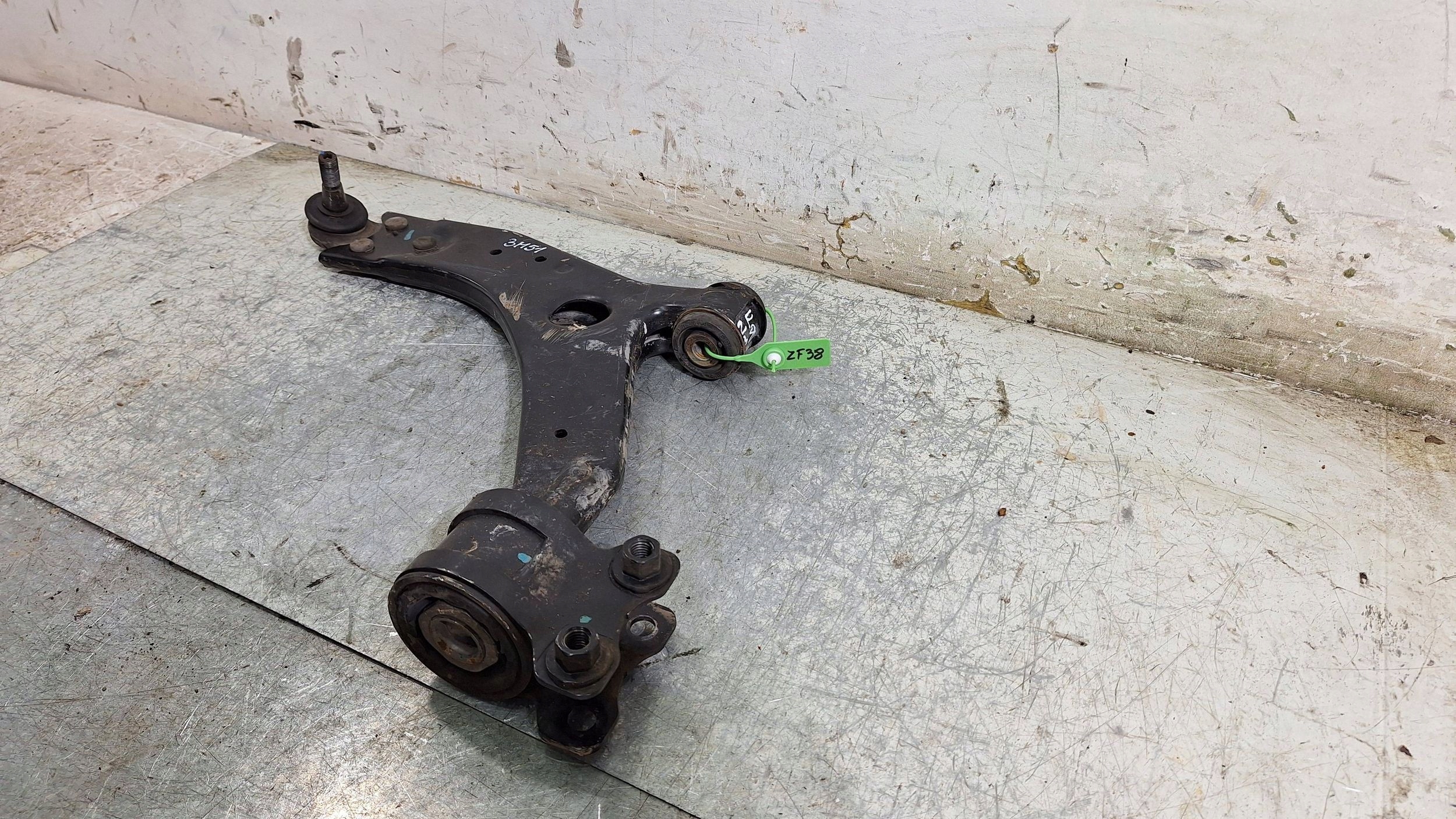 arm left front 3M51-3A424-AH FORD FOCUS MK2 C MAX MK1 VOLVO C30 S40 V50