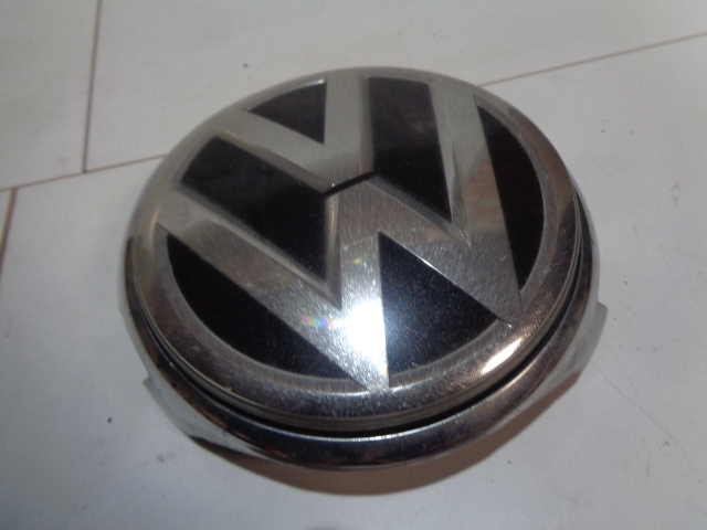 EMBLEMAT ZNACZEK POD RADAR VW PHAETON II 10-15 3D0853449 Numer katalogowy części 3D0853449