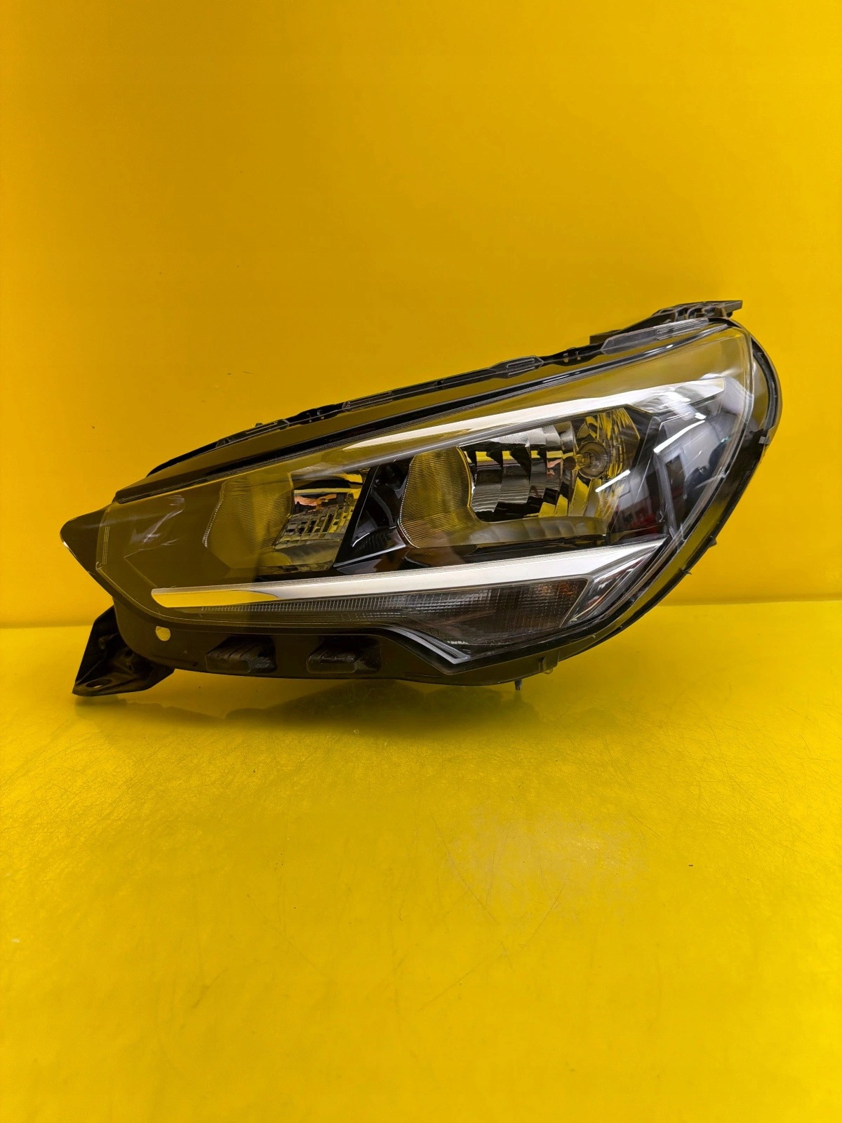 light left front Opel Corsa F 19- 9829465580