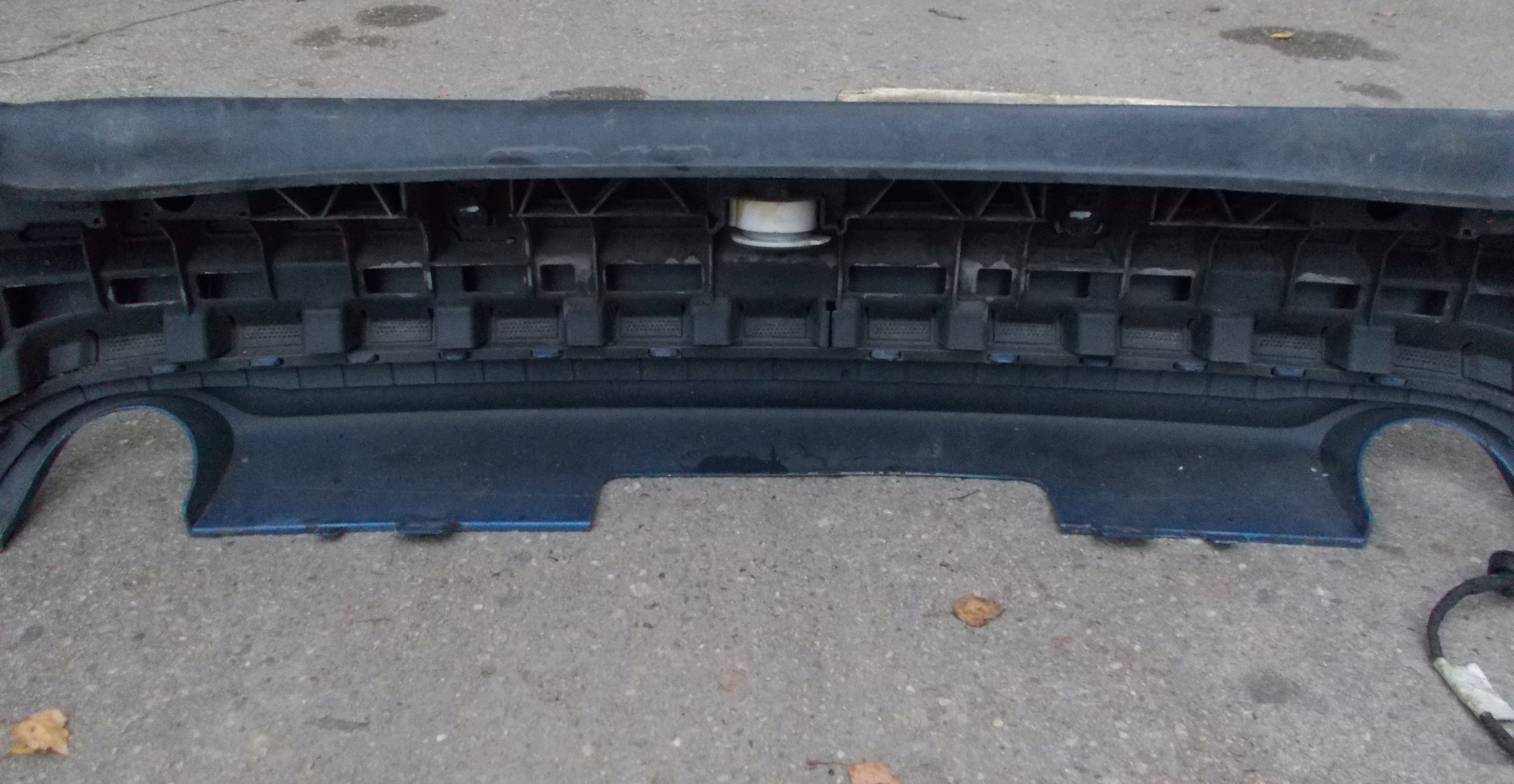 AUDI A4 B7 KOMBI Stoßstange heck Z PDC der Räder. LZ5C