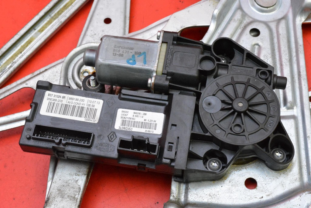 window regulator left front EU 807310246R RENAULT MEGANE 3 III KOMBI 13-20