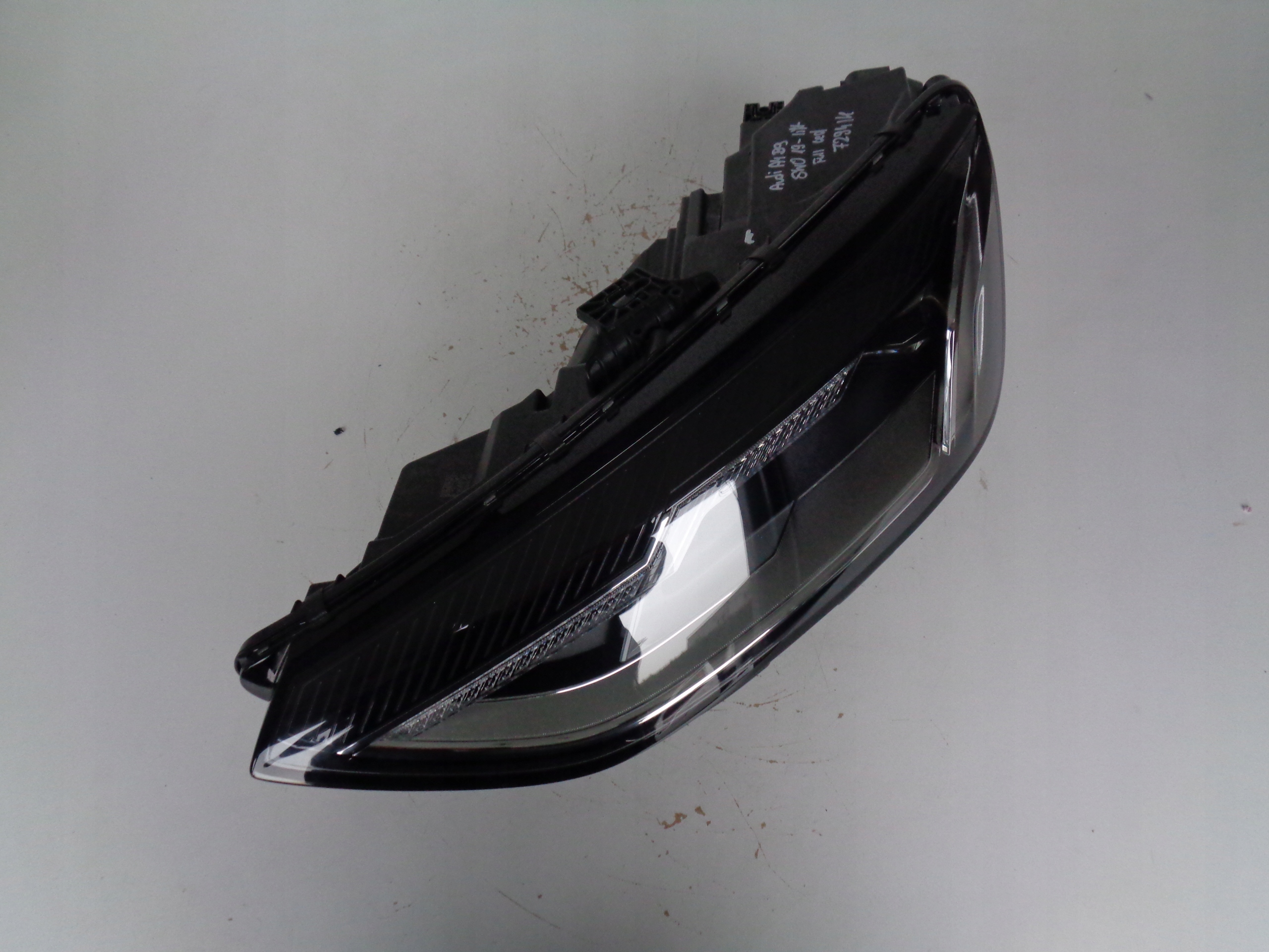 light left REFLEKTOR AUDI A4 B9 8W 8W0 19- LIFT FULL LED