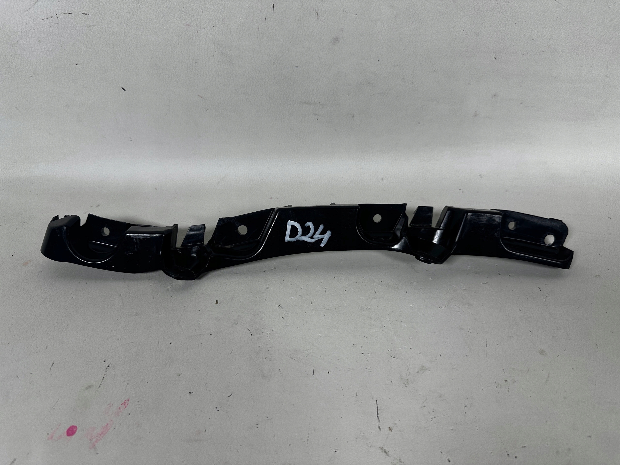 Dacia Duster II bumper bracket right rear part 850445579