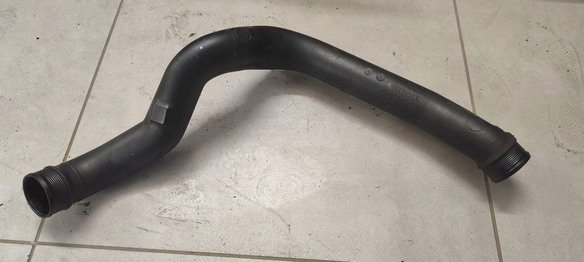 rohr intercooler VOLVO XC90 2.4 D5 30794888