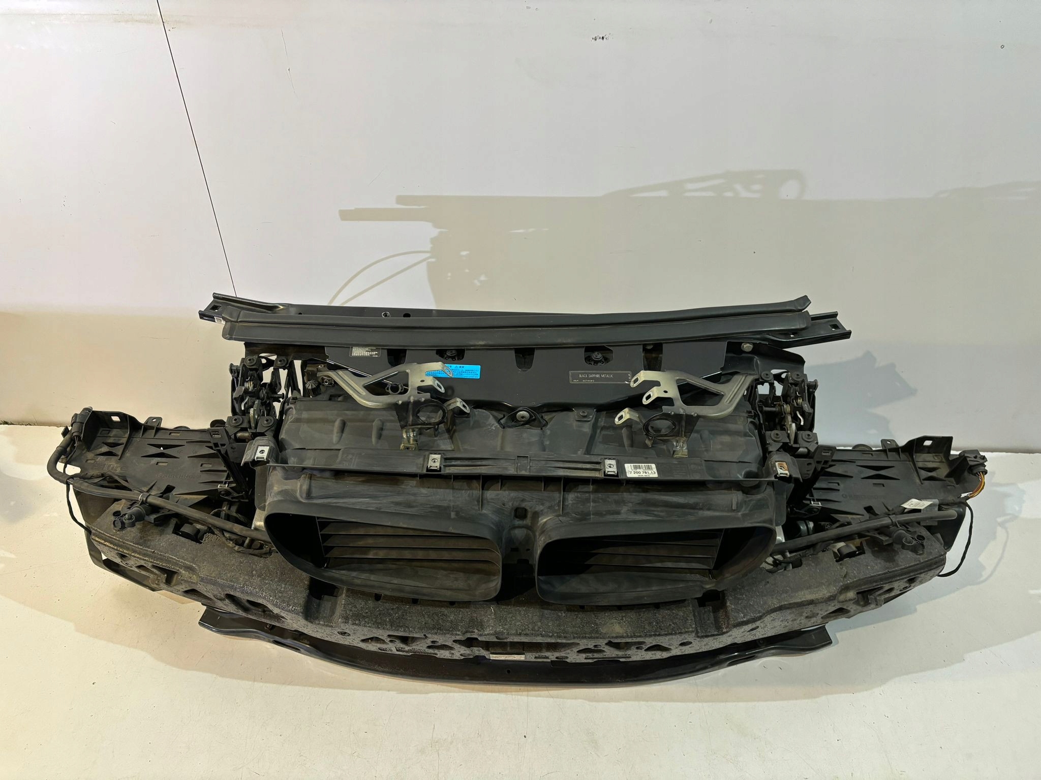 BMW 5 F10 / F11 530i Pas przedni kompletny - 14173 Typ samochodu Samochody osobowe