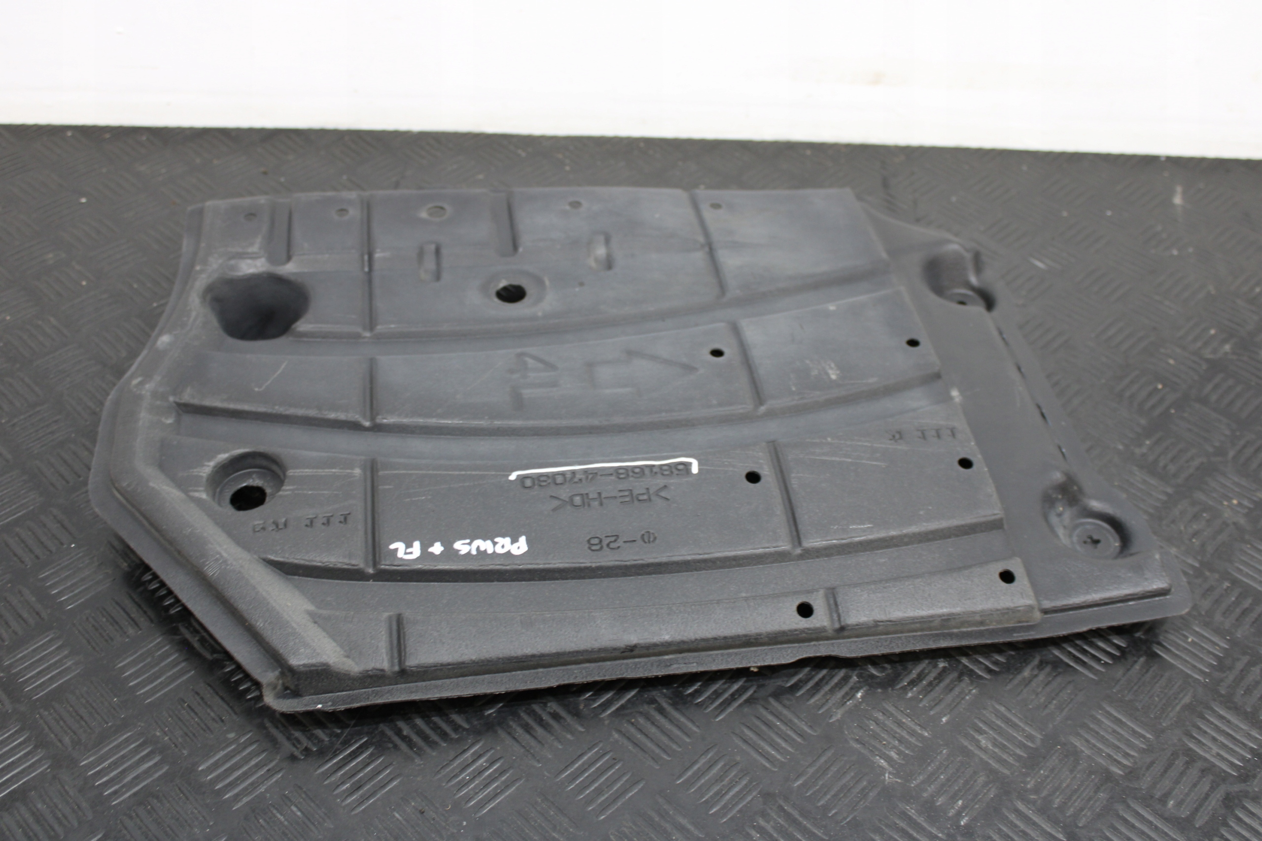 abdeckung Blende Abdeckung Unterfahrschutz 58168-47030 TOYOTA PRIUS + PLUS LIFT
