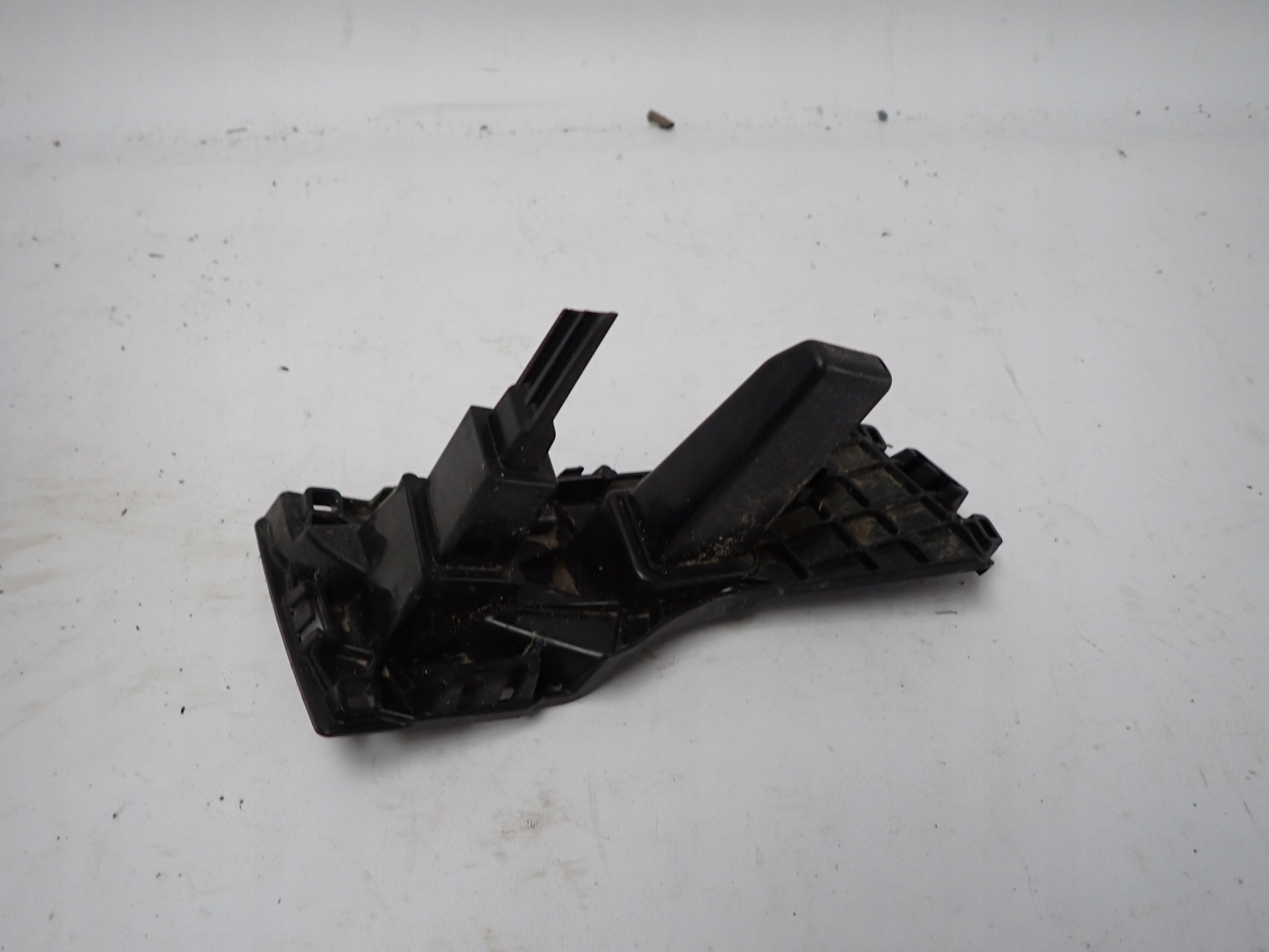 SKODA FABIA III 6V0 console of a bumper front right