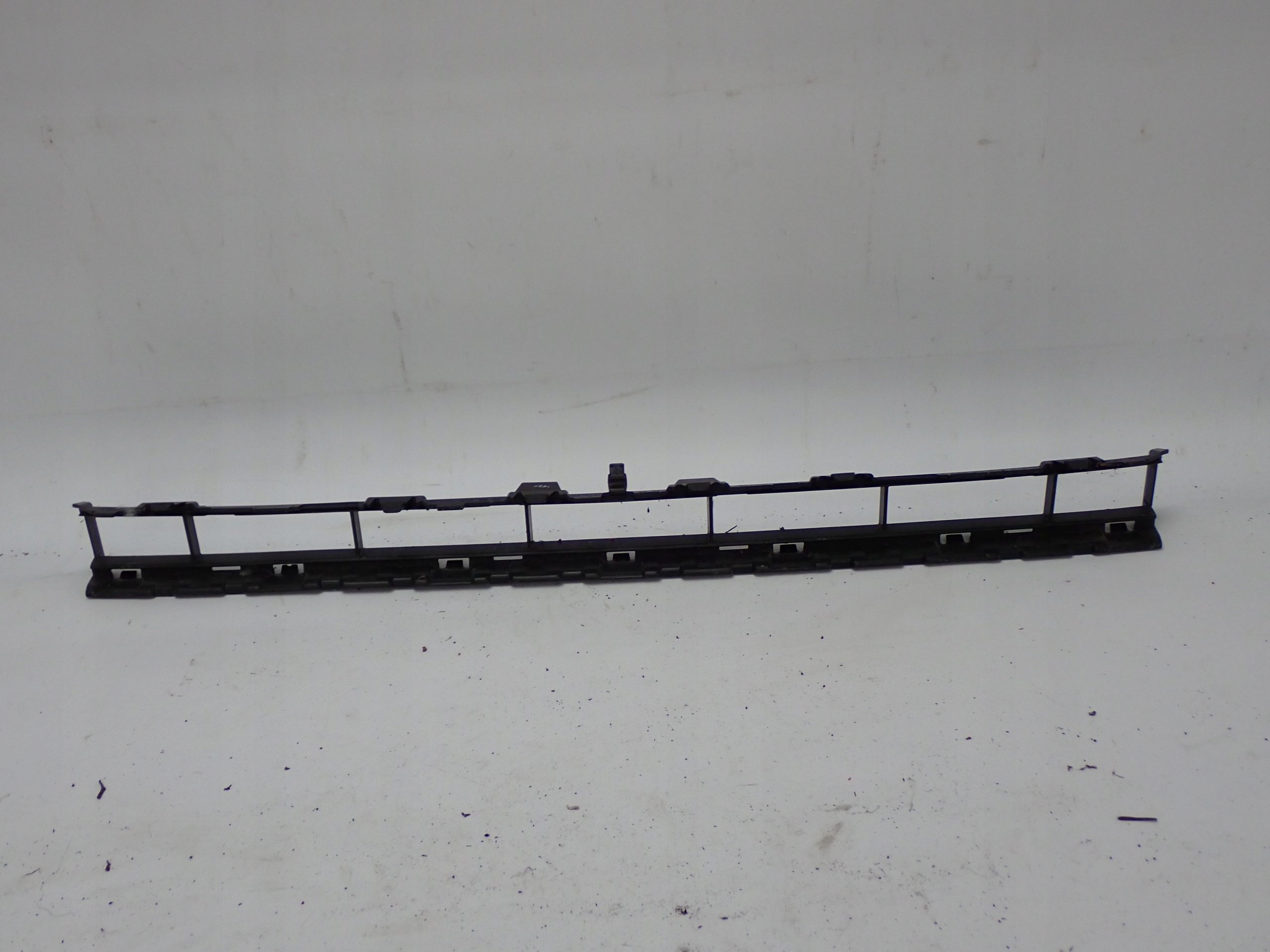 AUDI A3 8V LIFT 16-20 grille of a bumper HATCHBACK lower grid