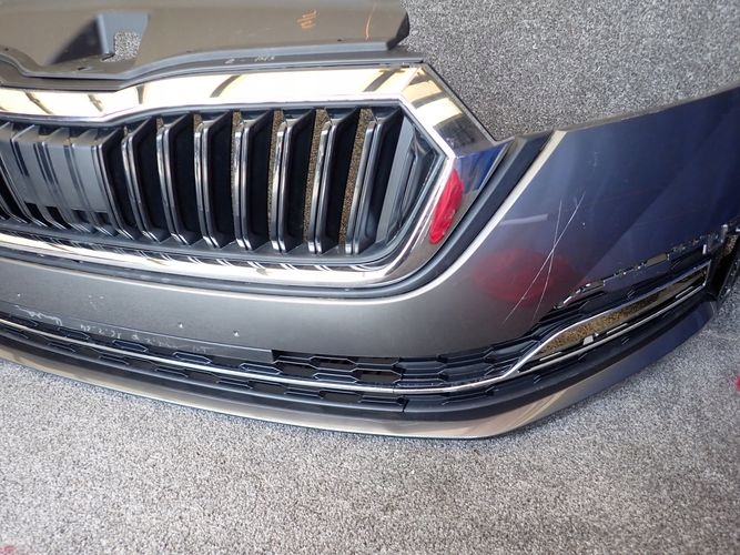 SKODA OCTAVIA IV FRONTSTOSSSTANGE VORNE AIR LUFT