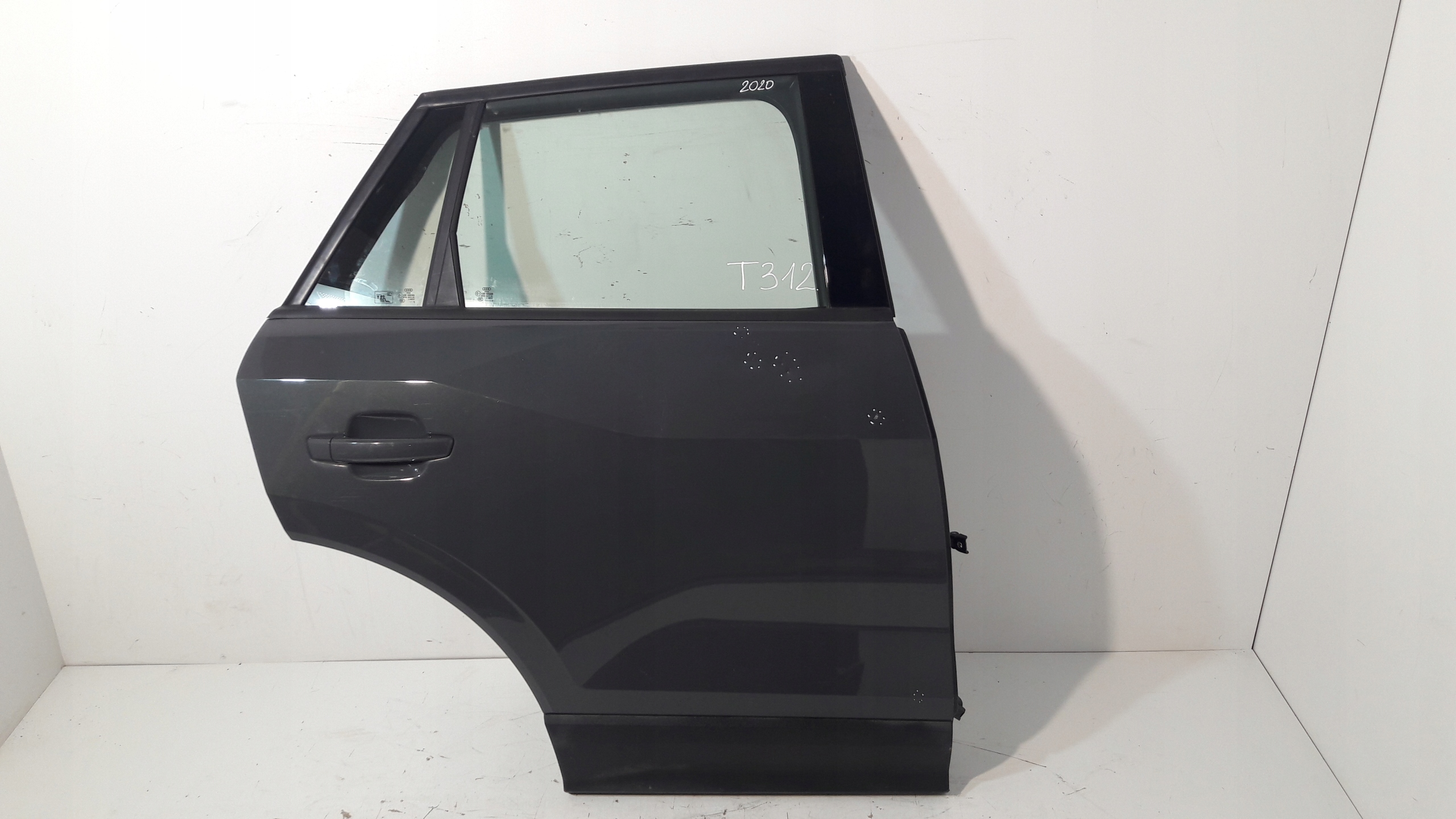AUDI Q2 81A / 2020 ROK door right rear. (T312)