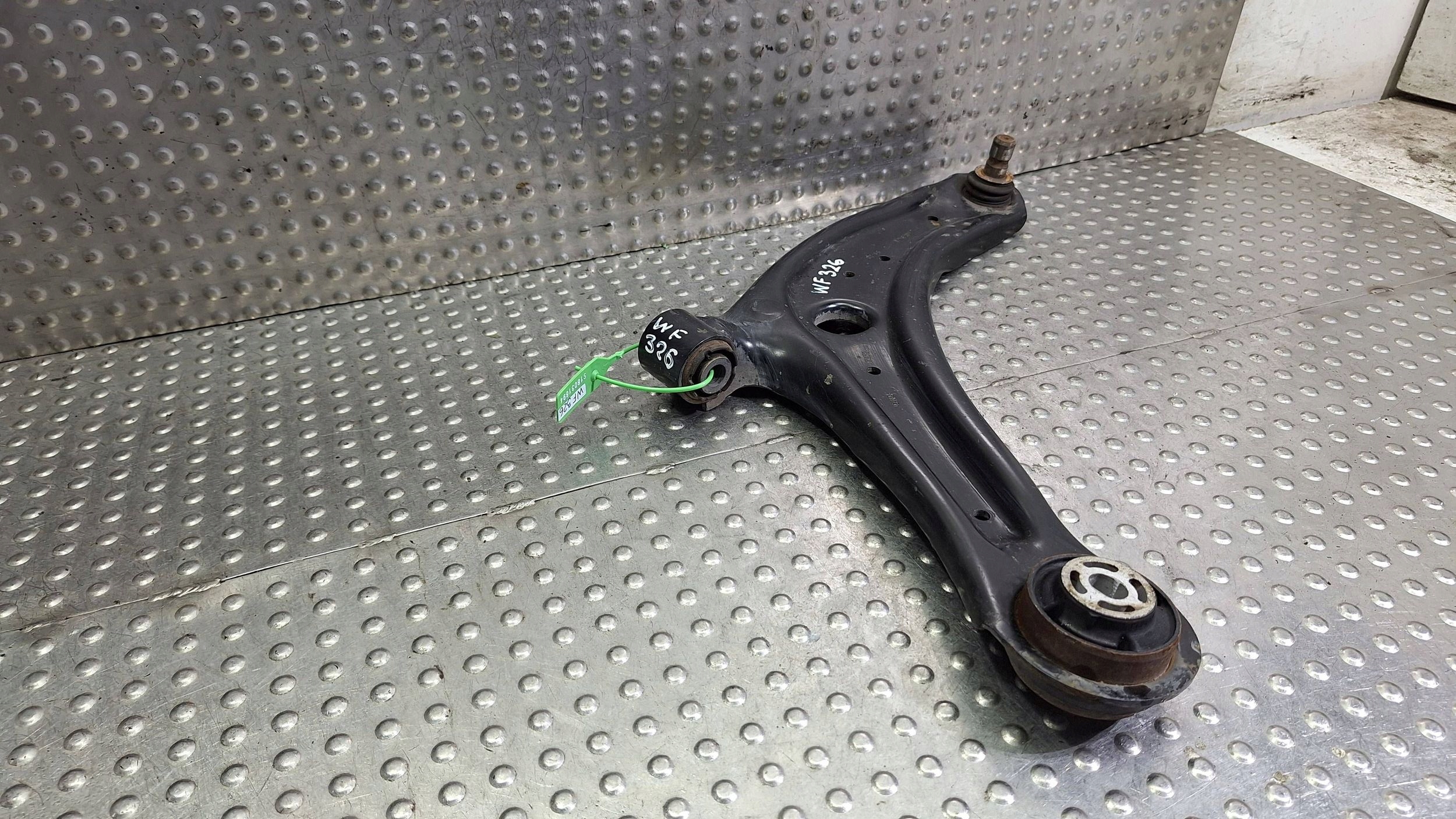arm right front H1BC-3042-AF FORD FIESTA MK8