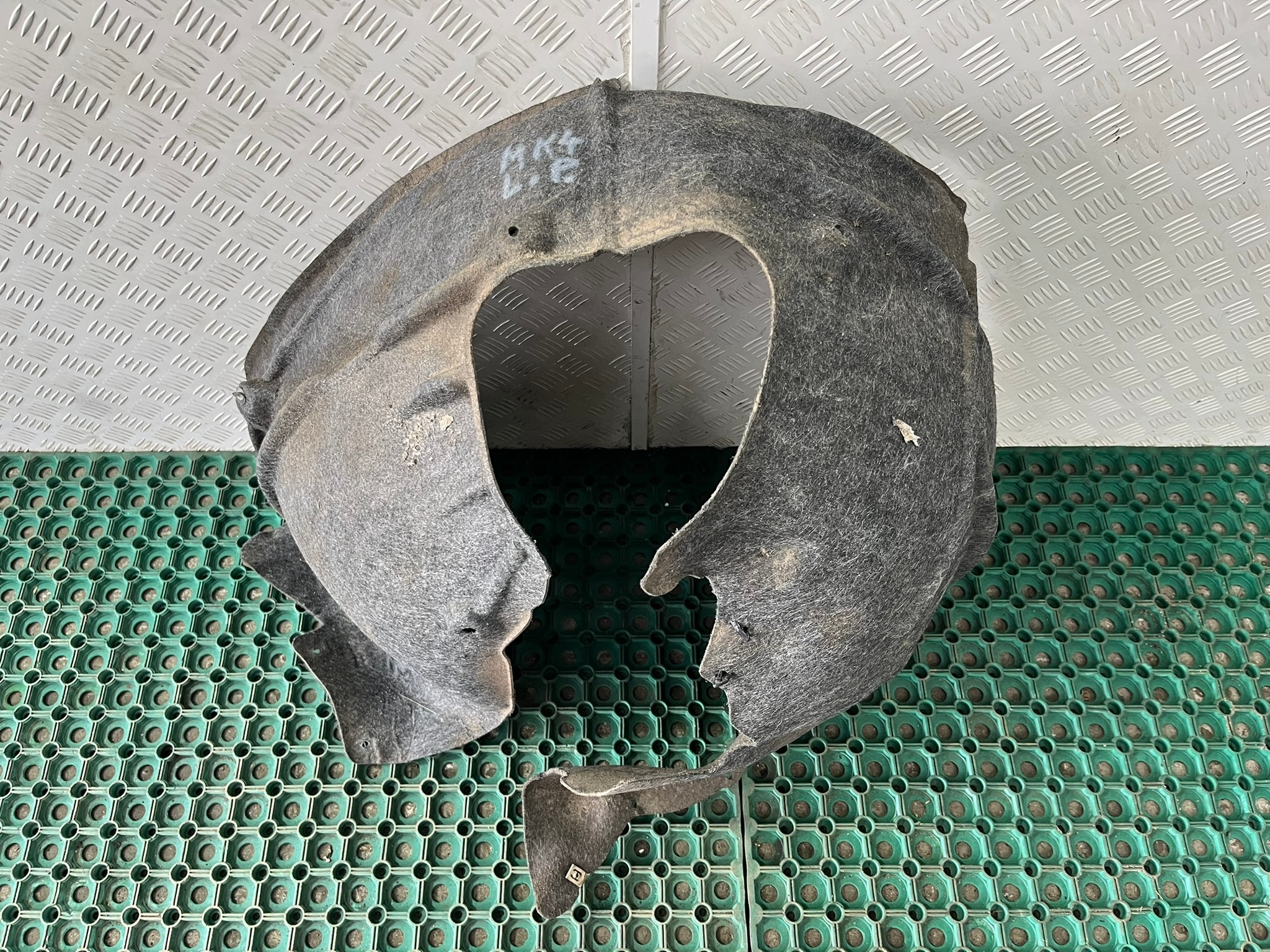 FORD FOCUS MK4 18-22 podblatník přední levé předek originál OE