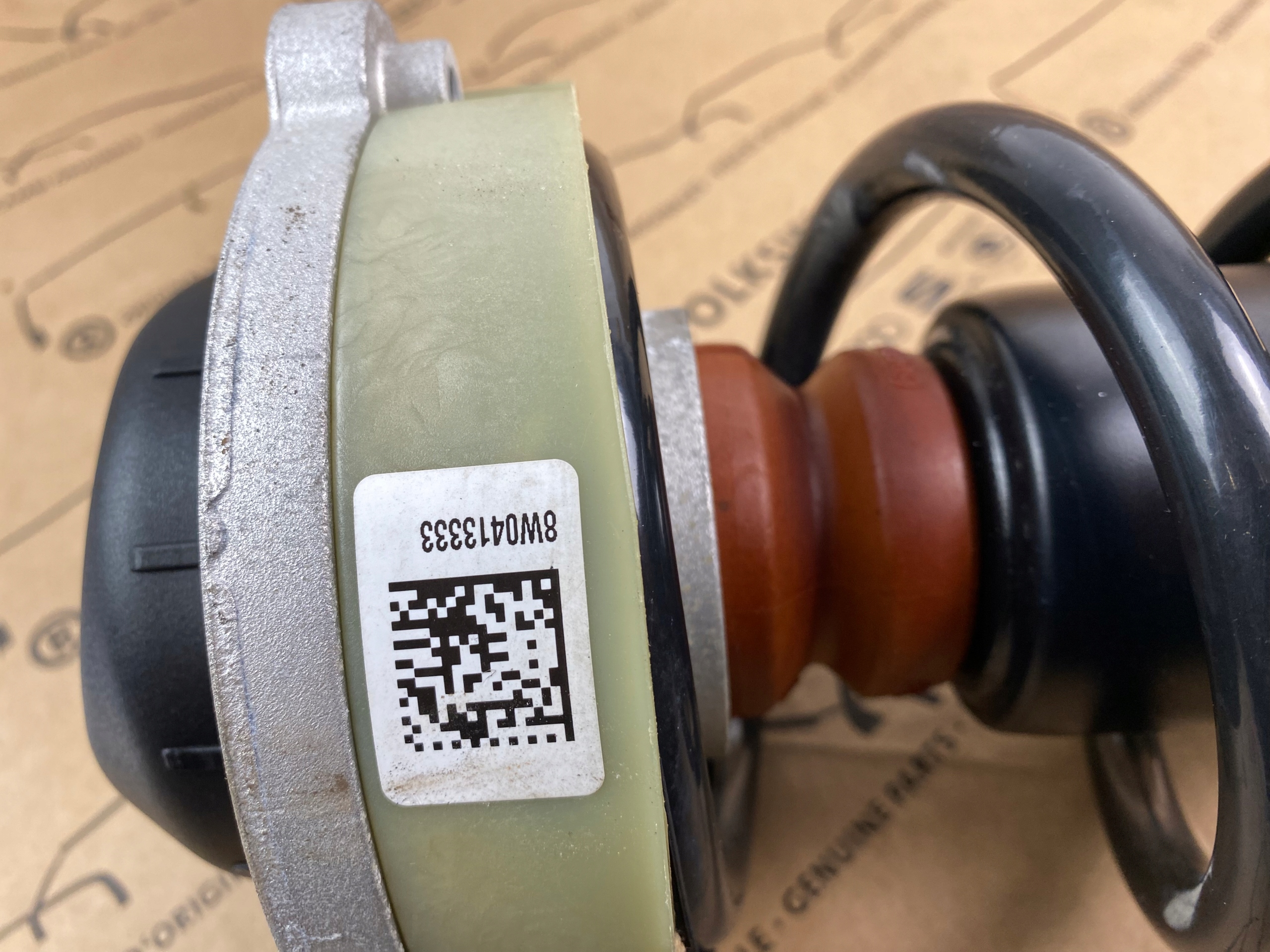 GD AUDI A4 8W0 AMORTYZATOR PRZÓD LEWY PRAWY 8W0413031AK ORYGINALNY Typ samochodu Samochody osobowe