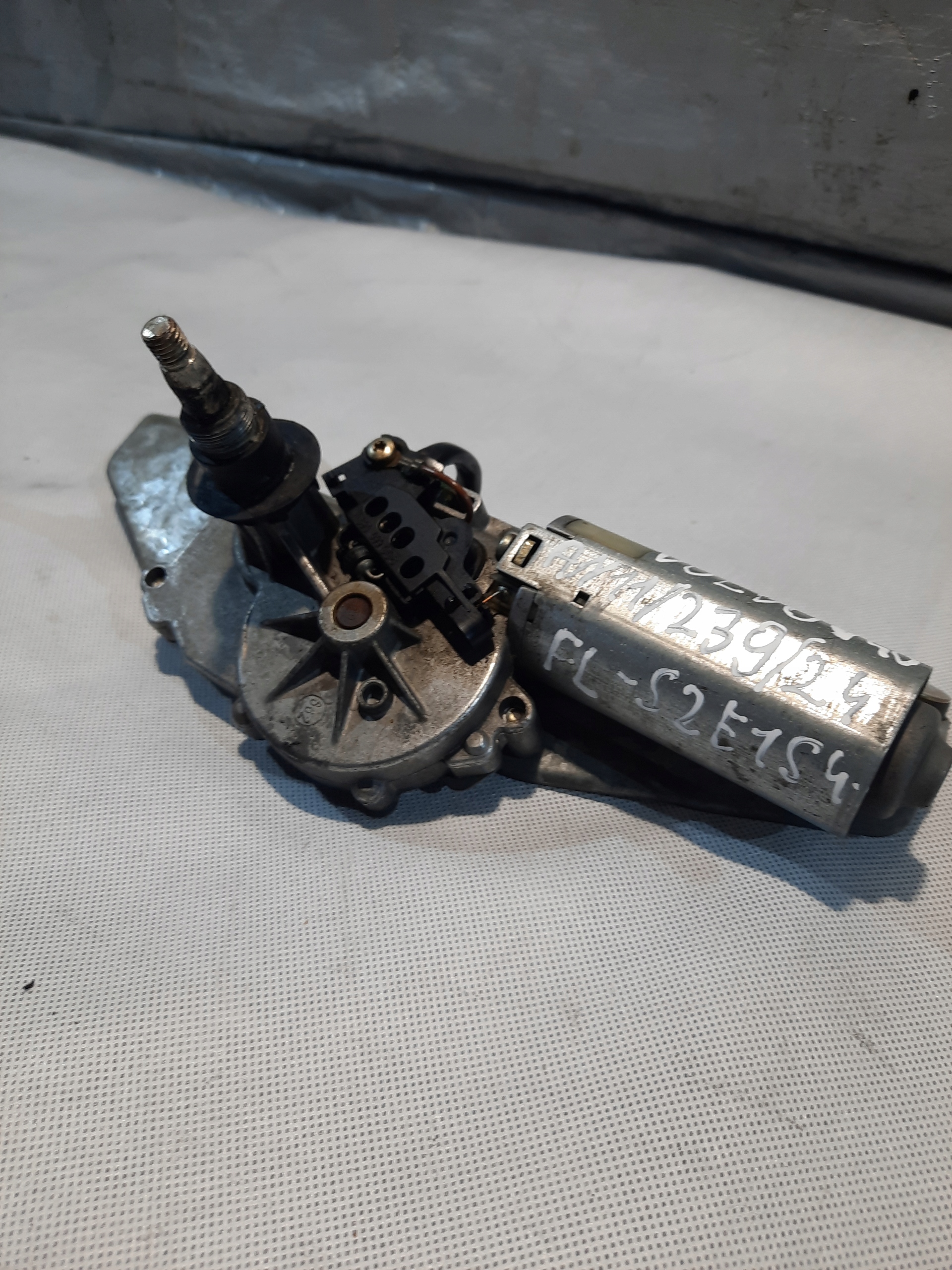 VOLVO S40 V40 motor wischer heck 0390201529
