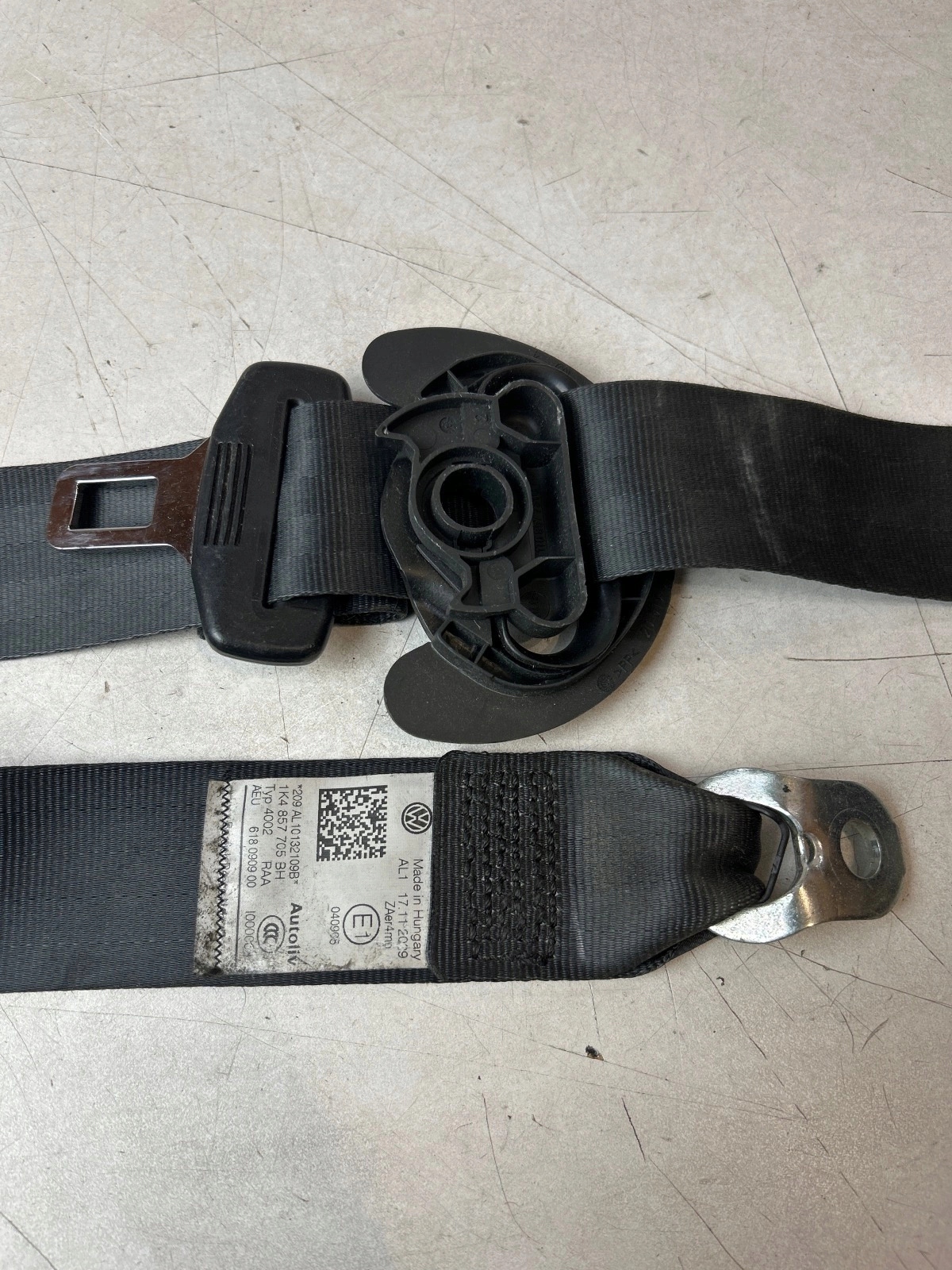 tension belt safety front front left Volkswagen Golf Vi