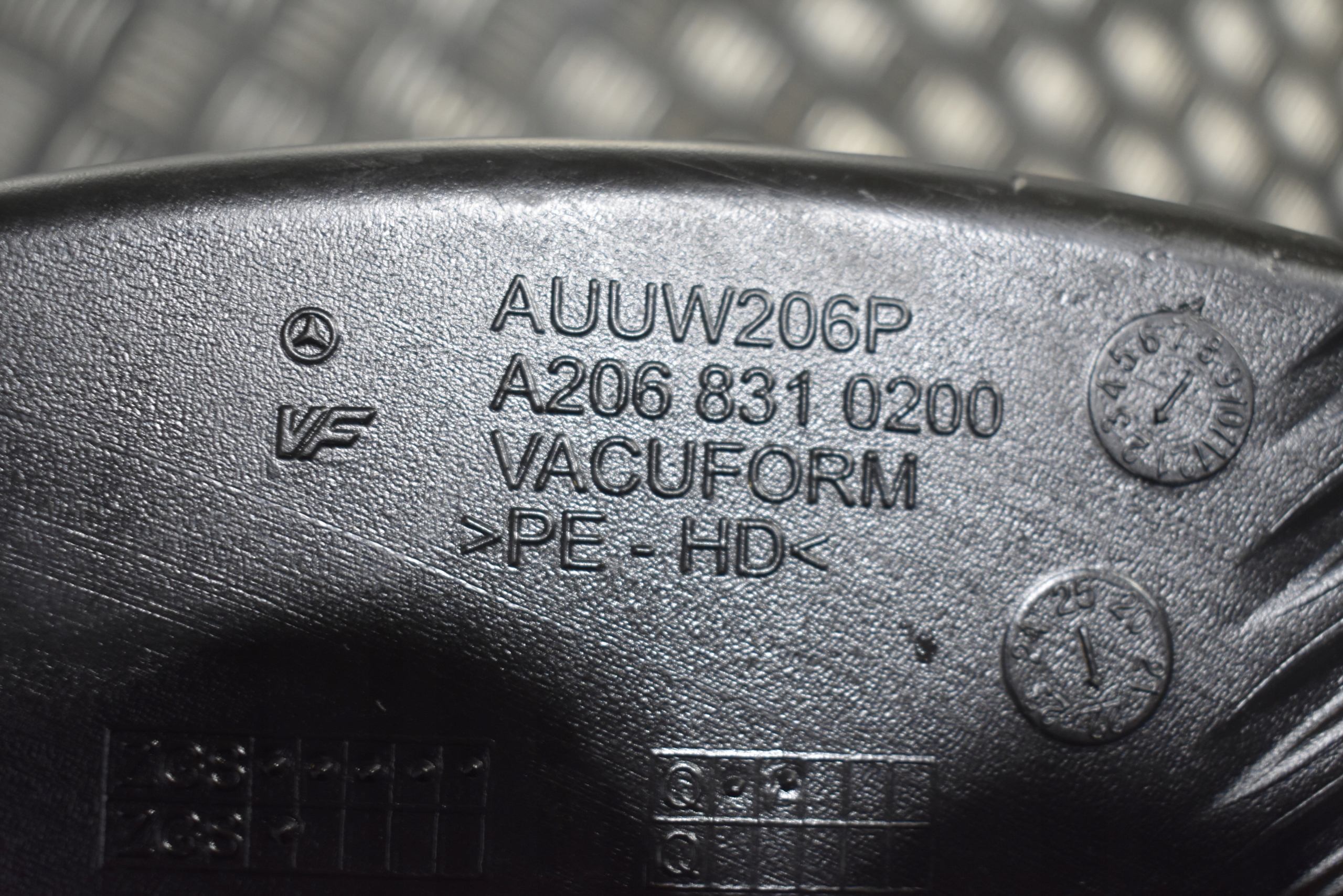 perfect condition drain air right MERCEDES W206 1