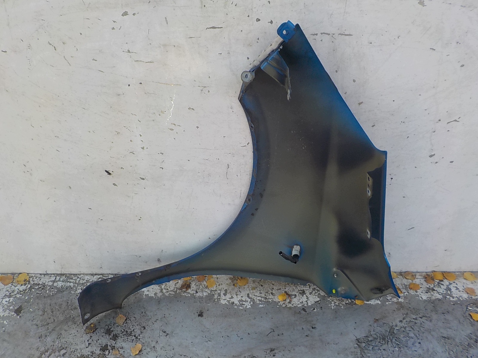 943 NISSAN NOTE and E11 fender right front front