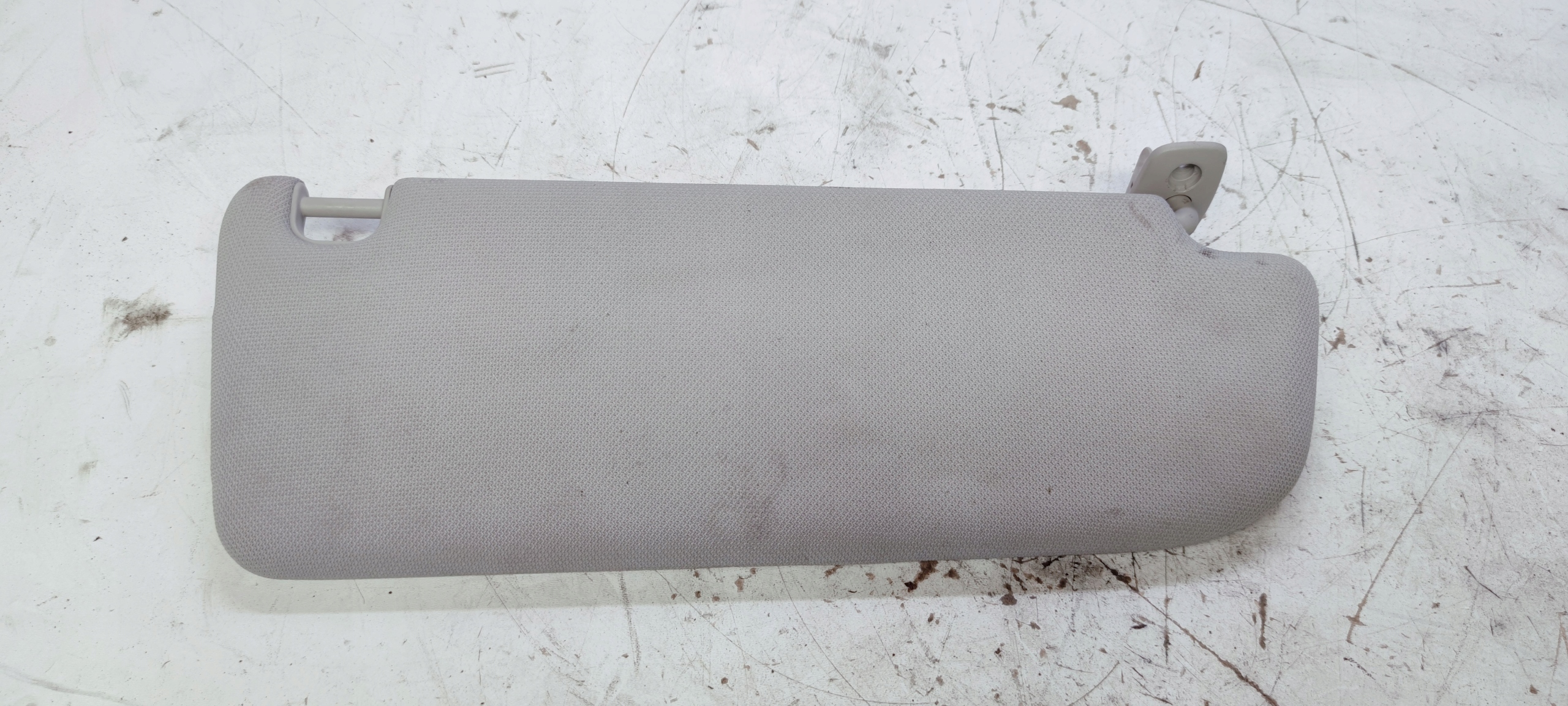 BLENDE ABDECKUNG PRZECIWSLONECZNA LINKS AUDI A6 C6 4F0857551K