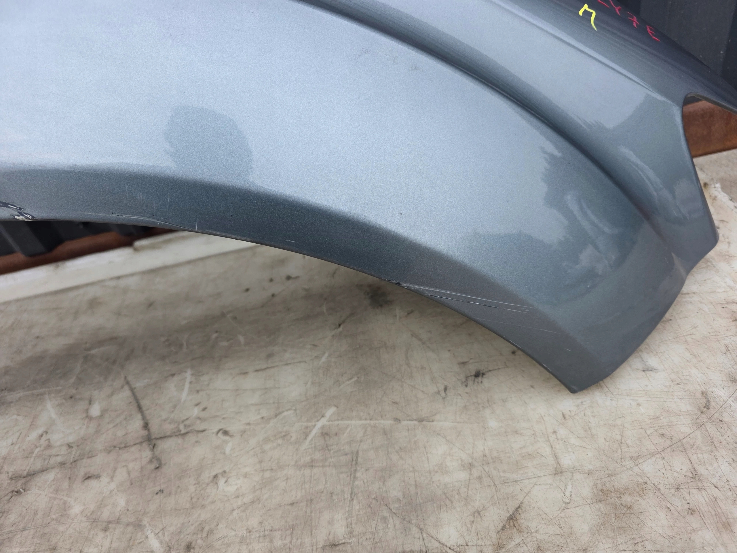 fender right front AUDI Q7 4L LY7E 2005-2015 !!!