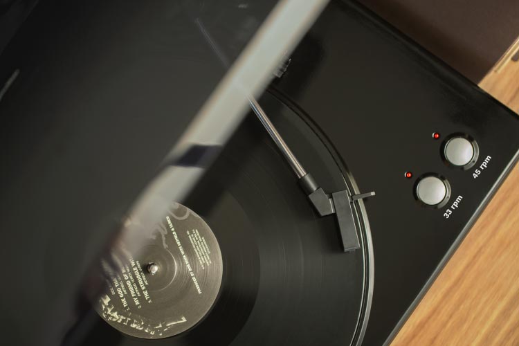 Gramofon Kruger&Matz TT-501 AUX USB 1.1 RCA Kolor czarny