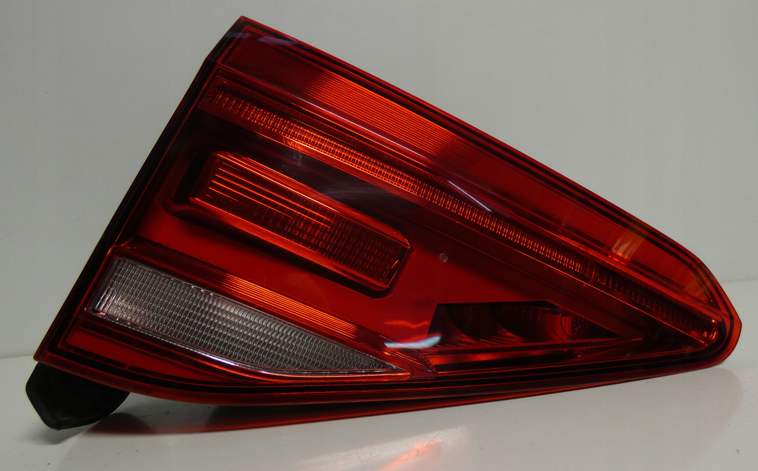 VW TOURAN 3 5TA945093D 2015- light rear part left rear LED