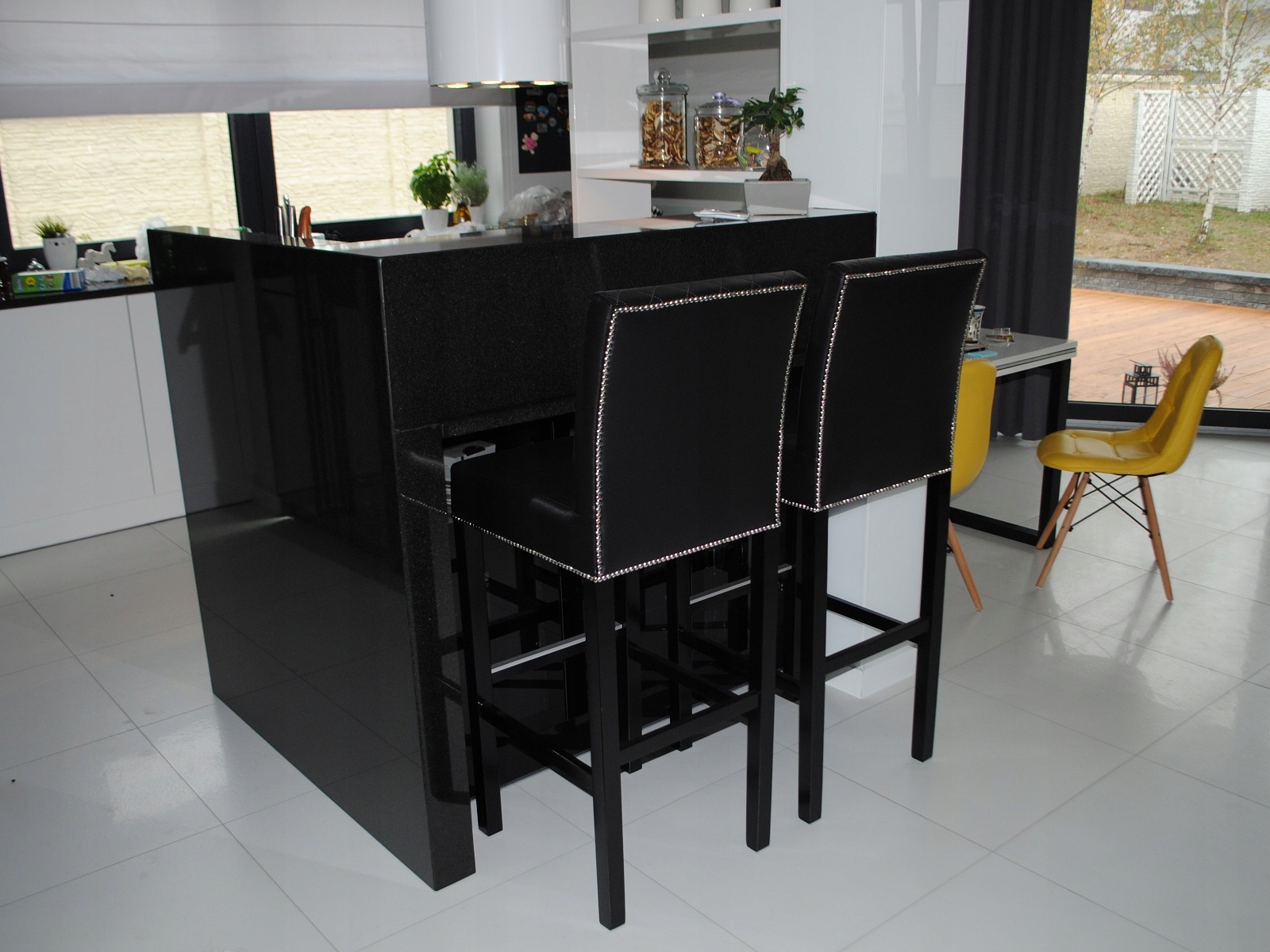 HOKER KRZESŁO BAROWE Z KOŁATKĄ PIKOWANE GLAMOUR Szerokość mebla 45 cm