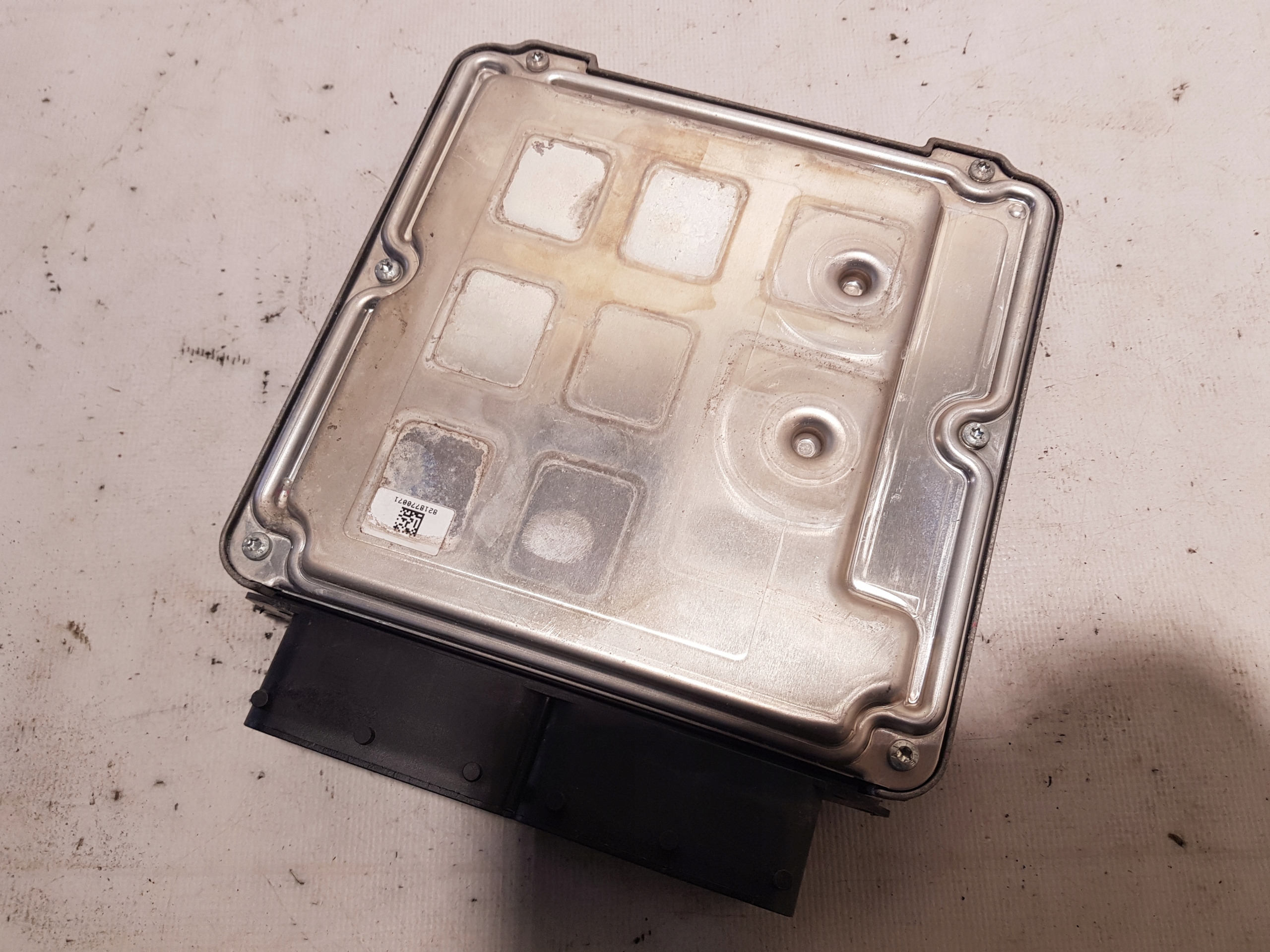 AUDI A8 D4 3.0 TDI computer control unit of the engine 4H0907401