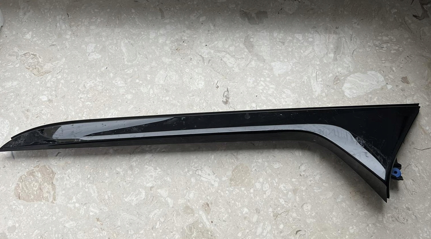 AUDI A6 C8 kombi 2018- moulding bonnet boot left 4K9854871