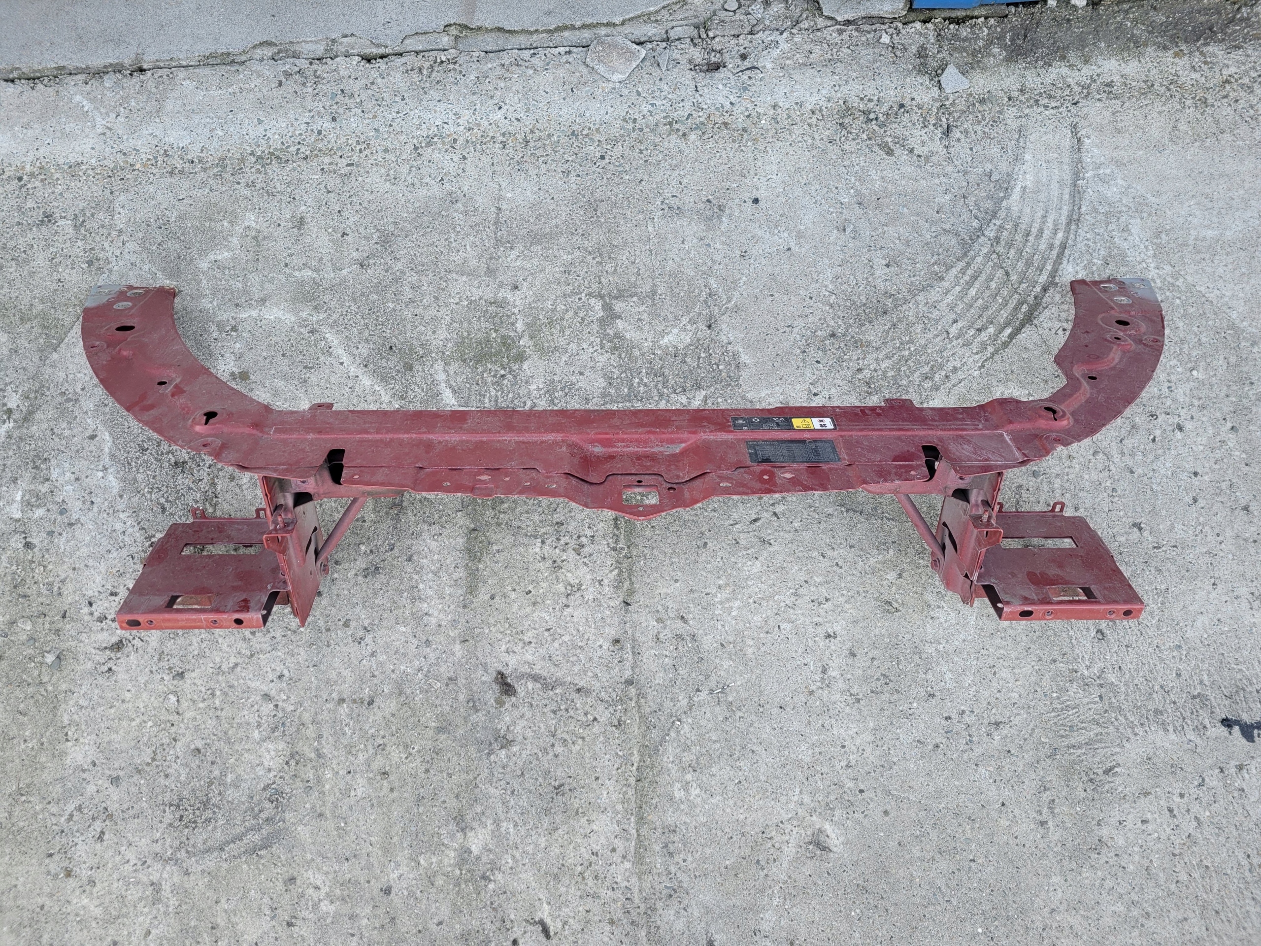 Evoque Lift L538 - Pas przedni górny