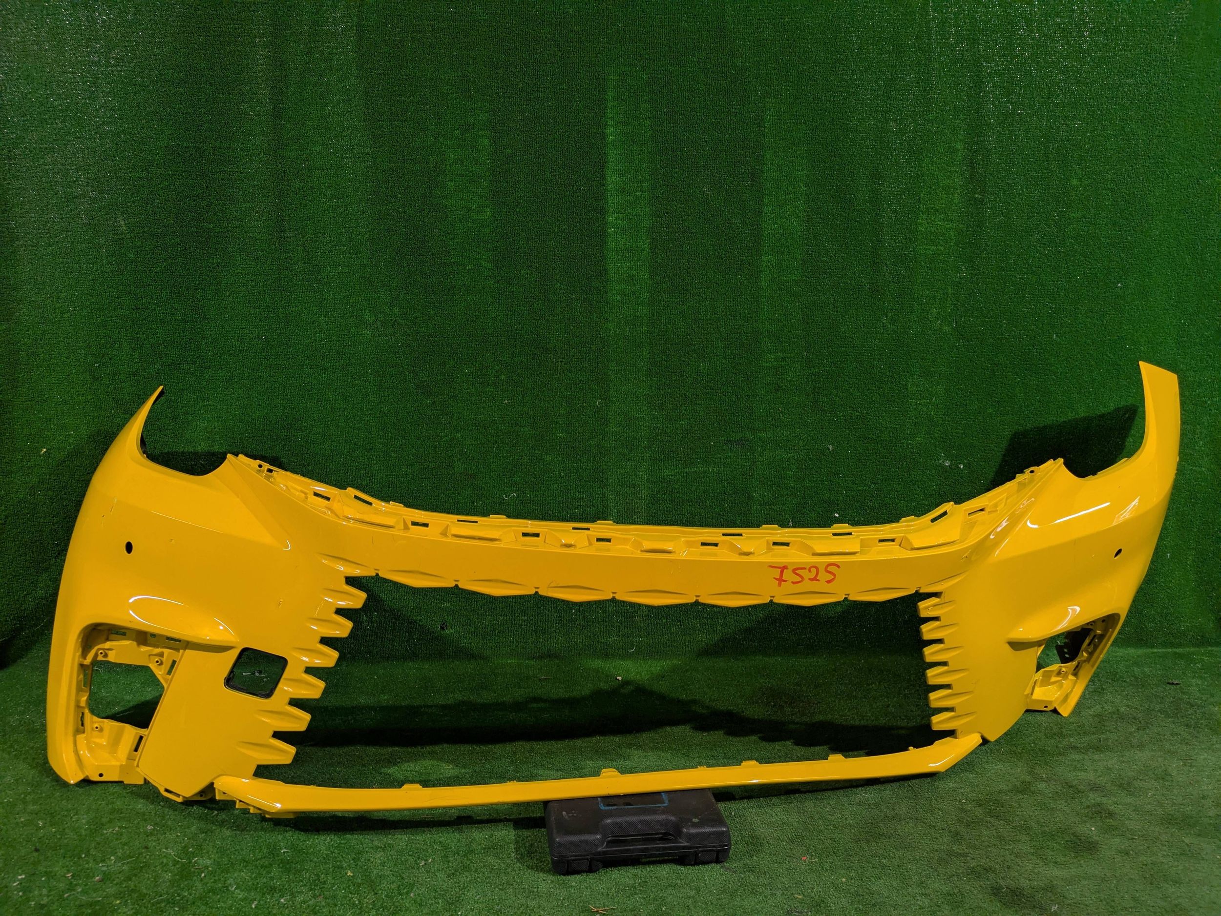 front bumper front LEXUS LBX 23- NR.Z7525